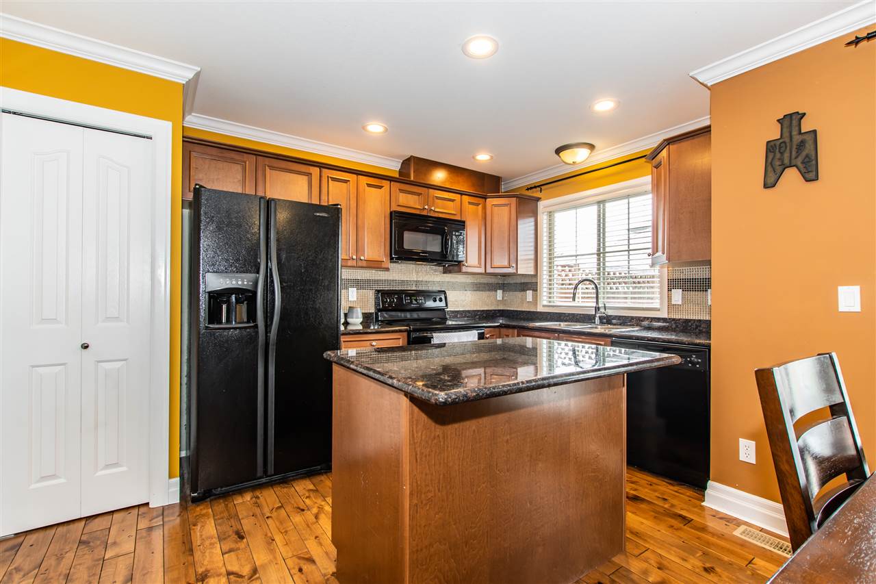 Condos 56 44523 Mclaren Drive