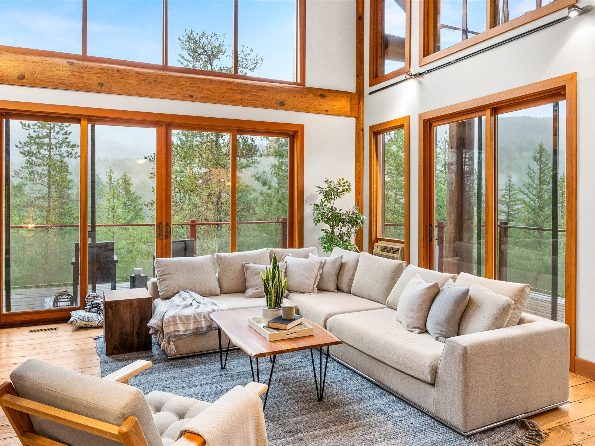 Pemberton House with Acreage for sale 2 bedroom 2,401 sq.ft. (Listed