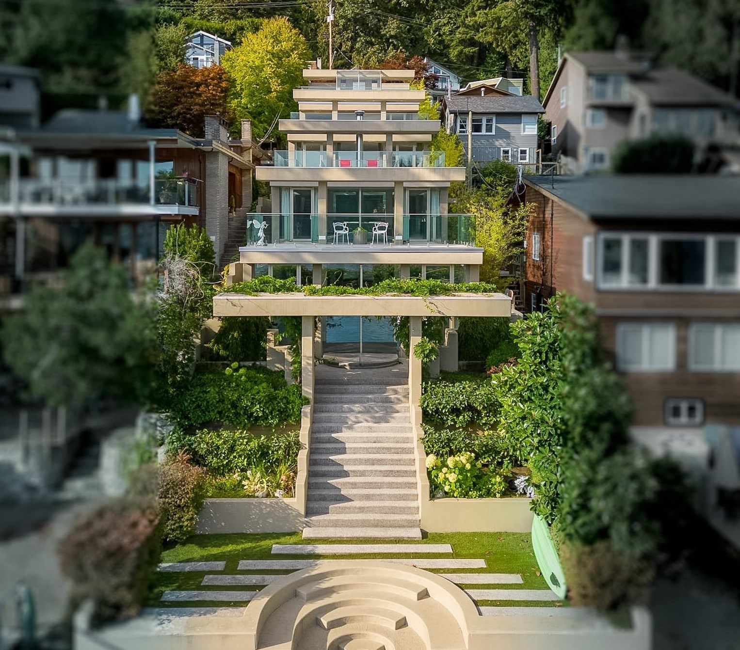 2724 PANORAMA DRIVE