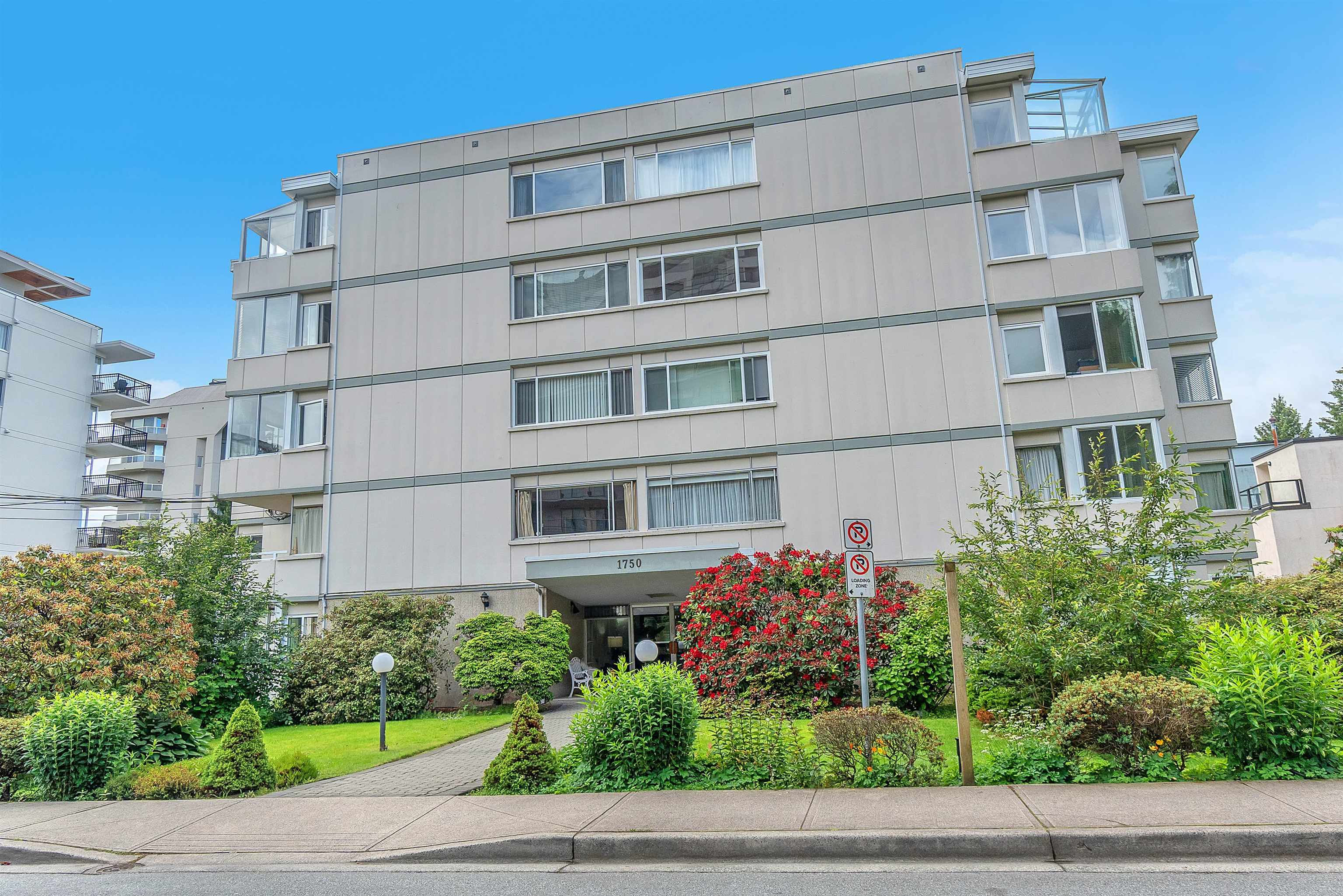 306 1750 ESQUIMALT AVENUE