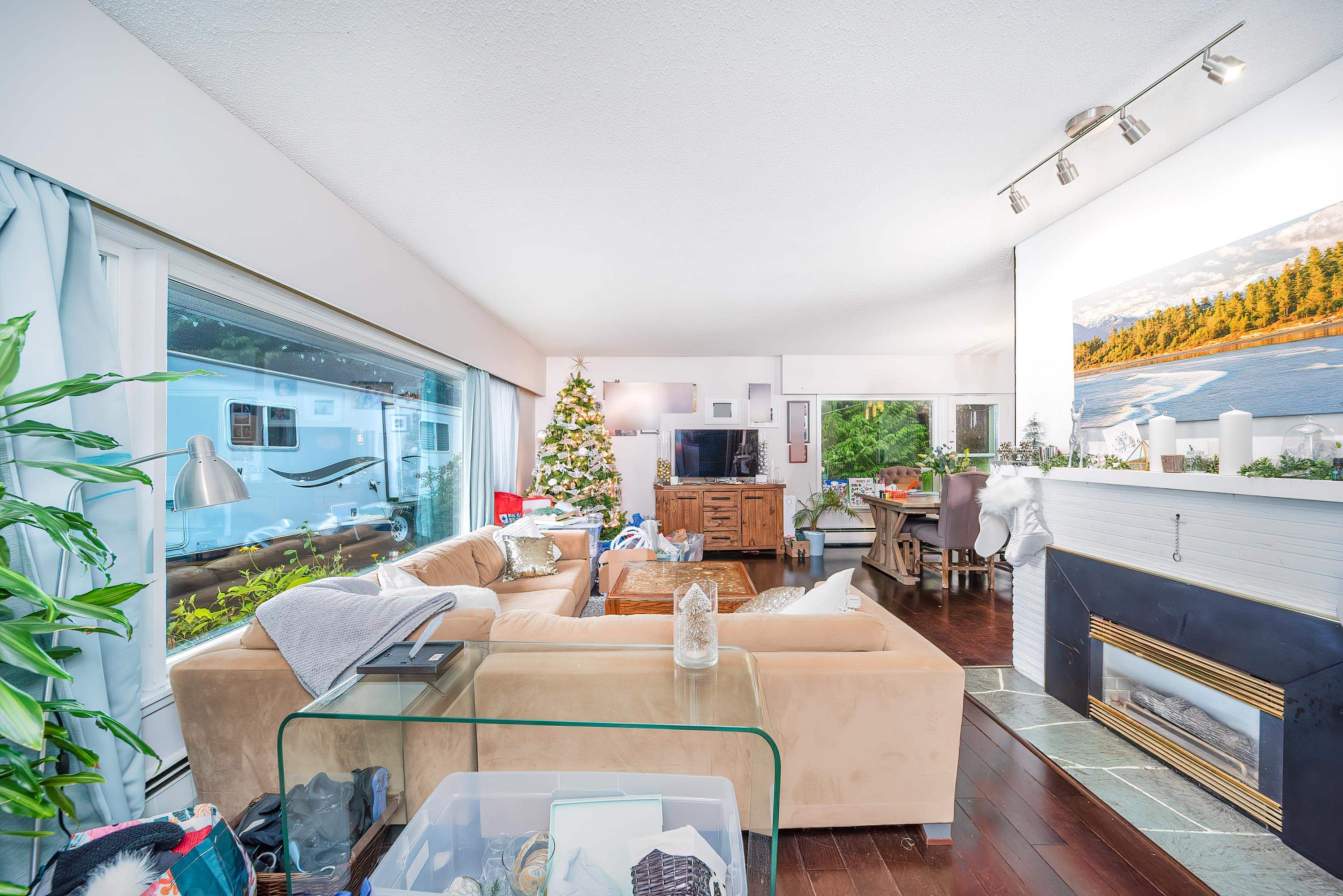 77 DESSWOOD PLACE