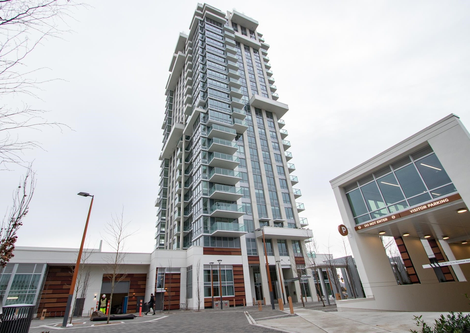605 1675 LIONS GATE LANE