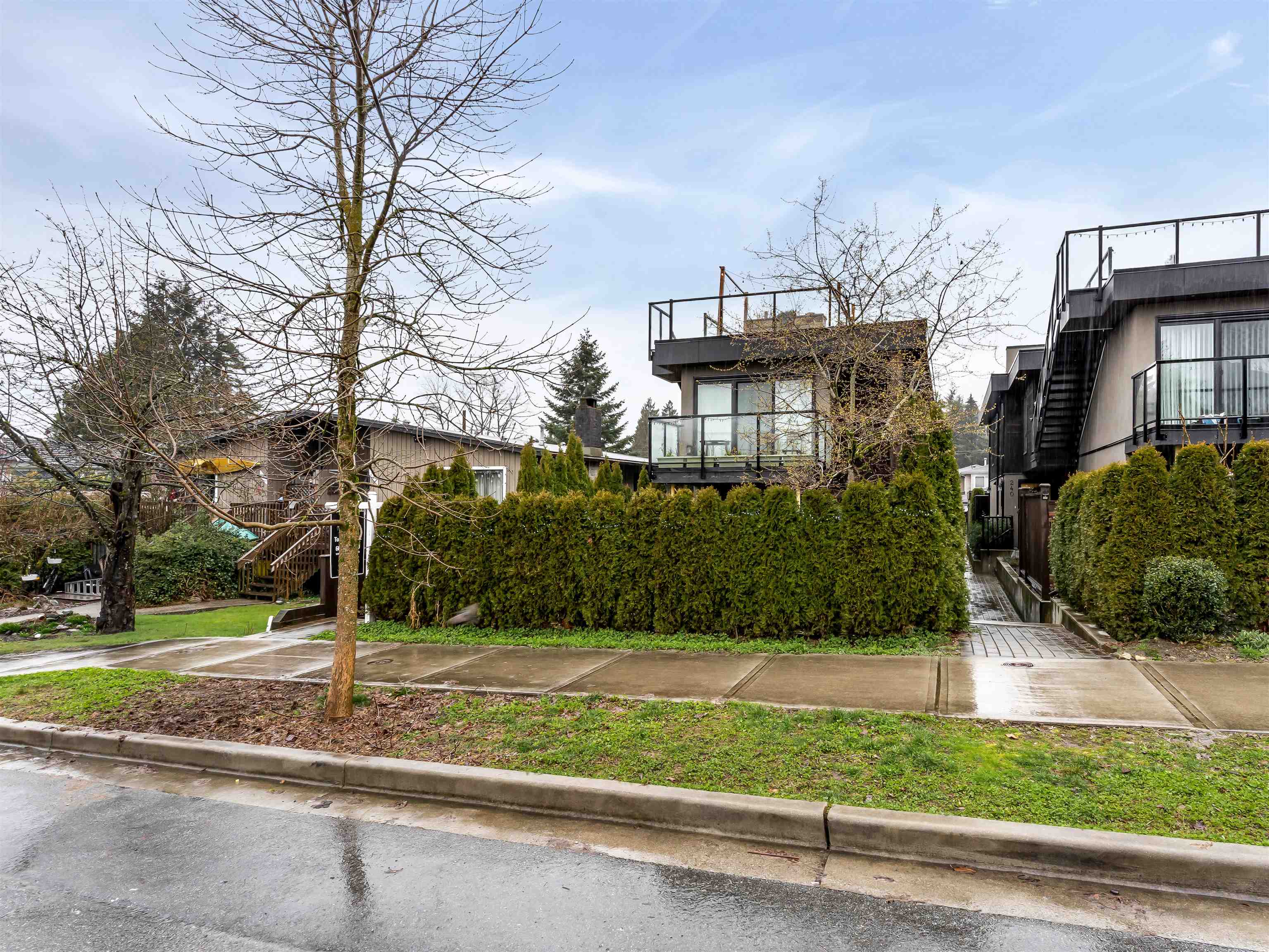 244 W 18TH STREET