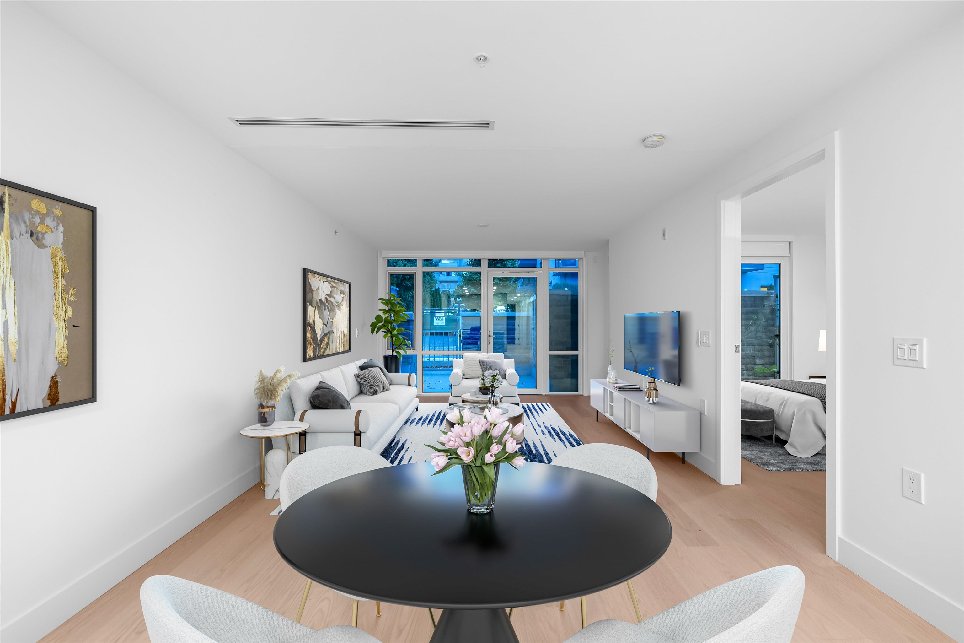 204 1331 MARINE DRIVE