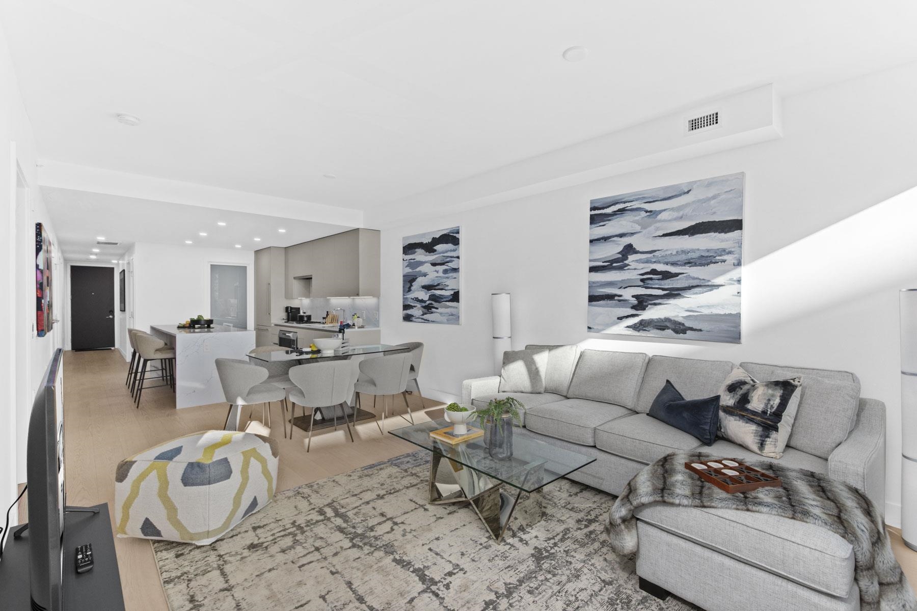 305 1331 MARINE DRIVE