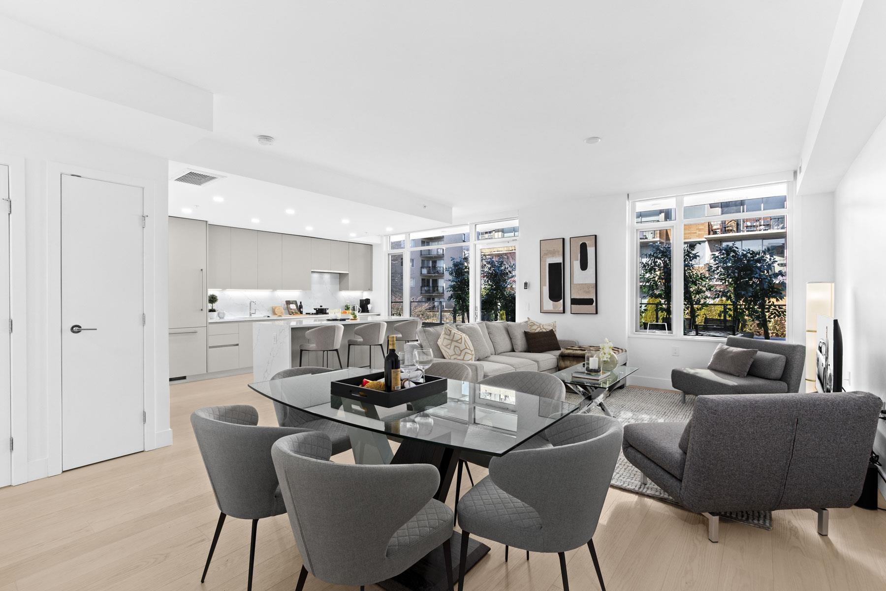301 1331 MARINE DRIVE
