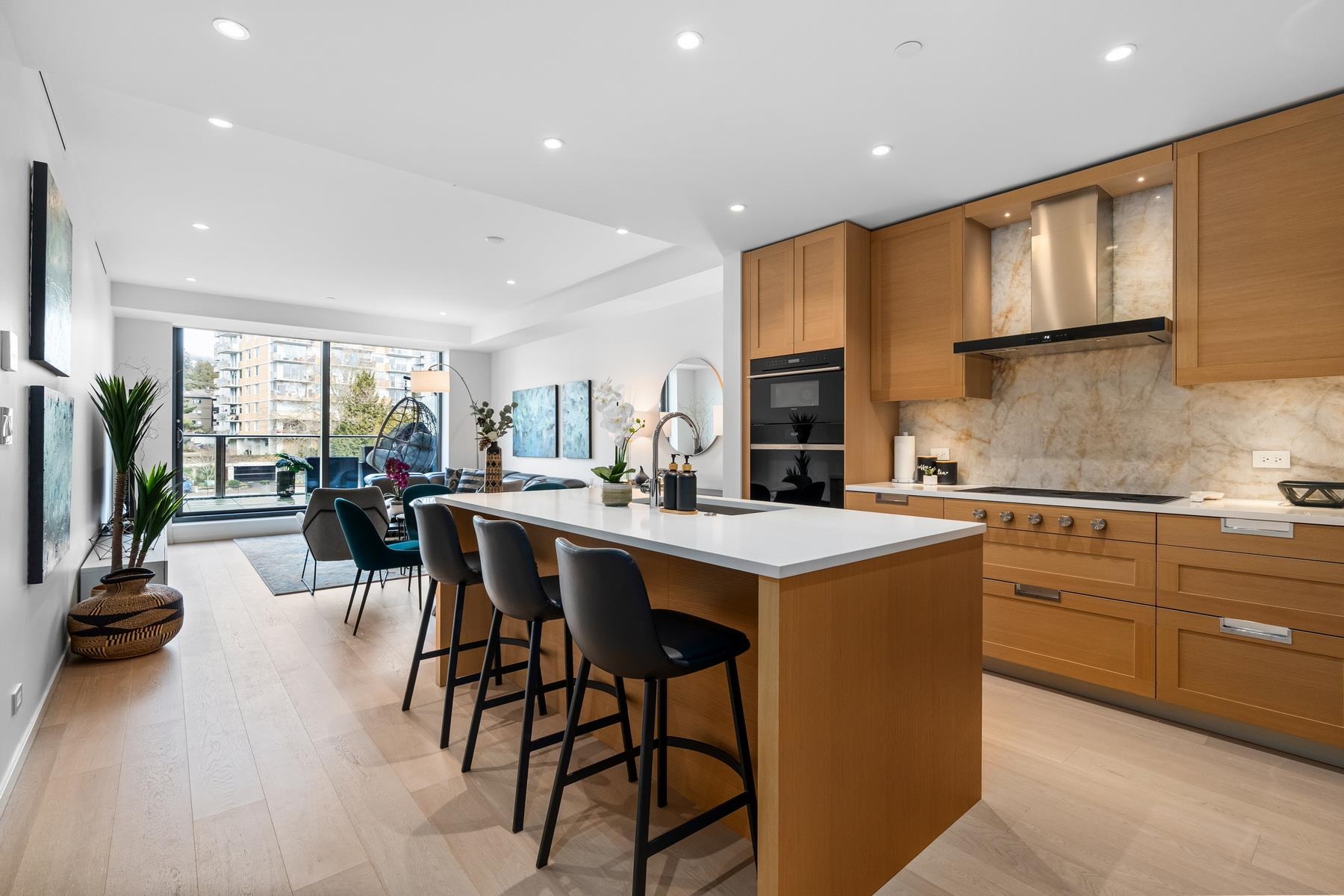 310 1355 BELLEVUE AVENUE
