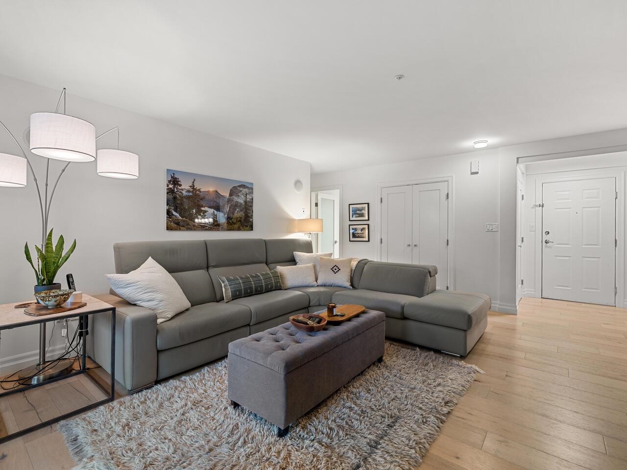 112 3690 BANFF COURT