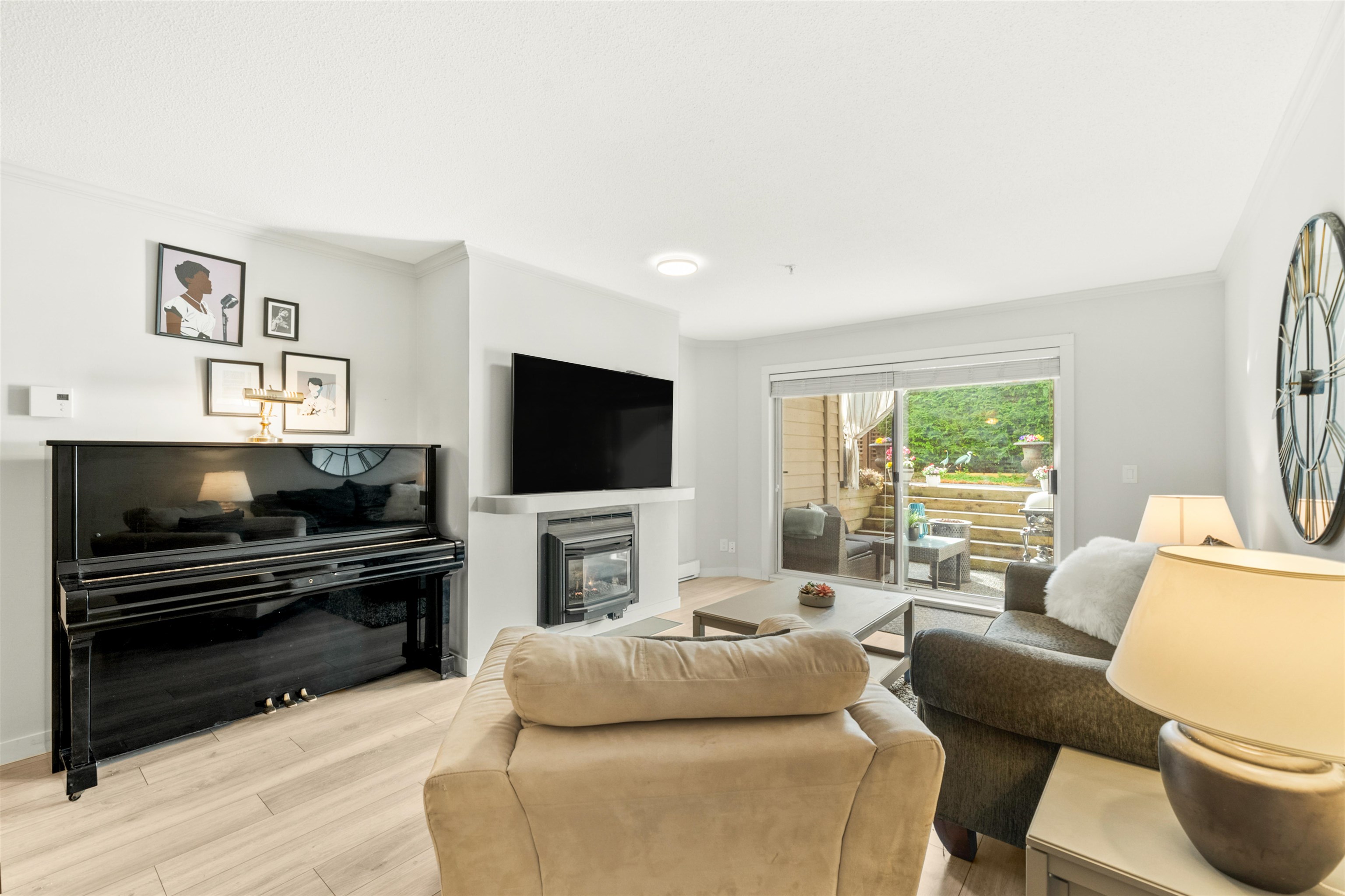 305 1050 BOWRON COURT
