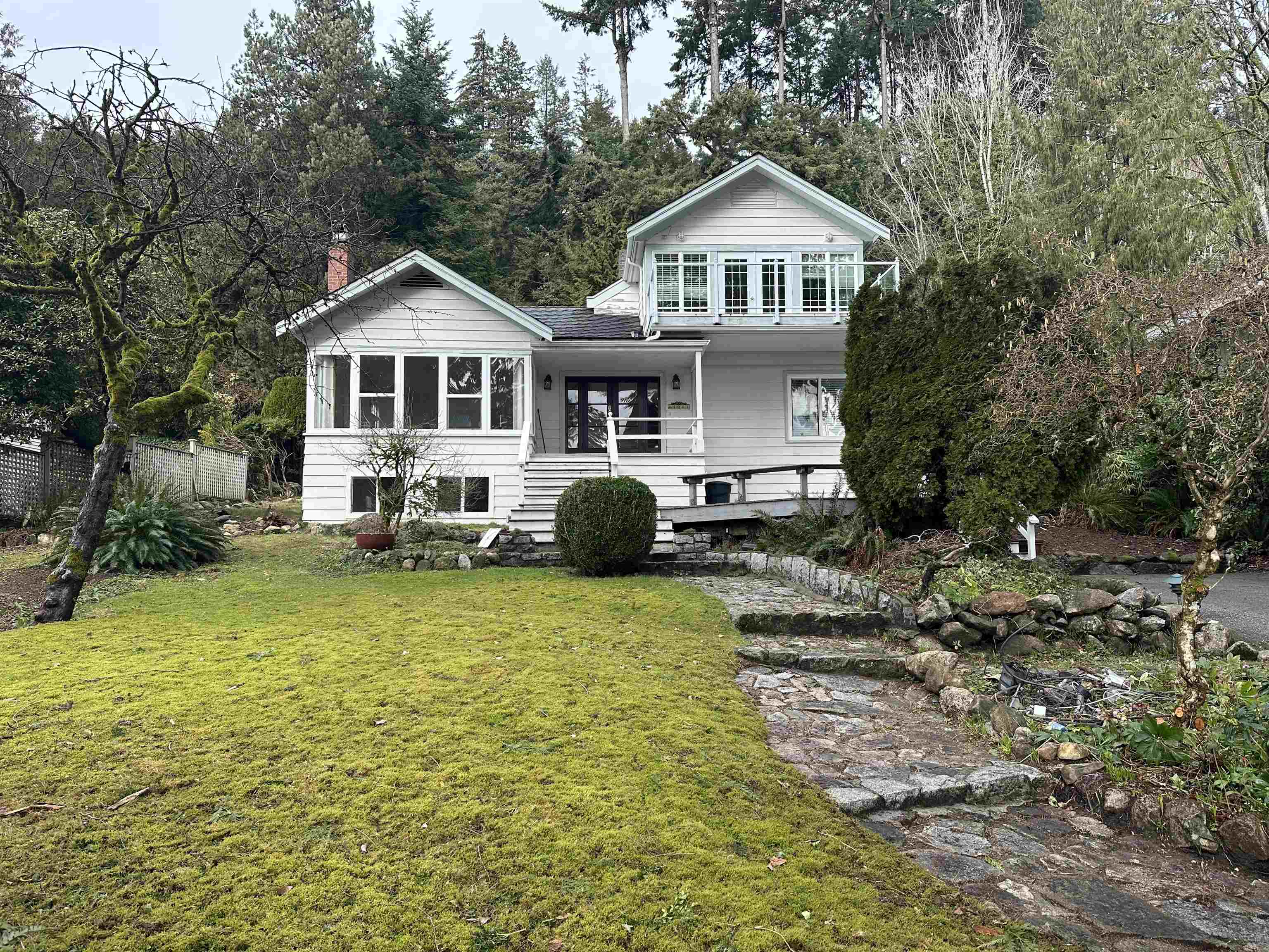 4043 ROSE CRESCENT