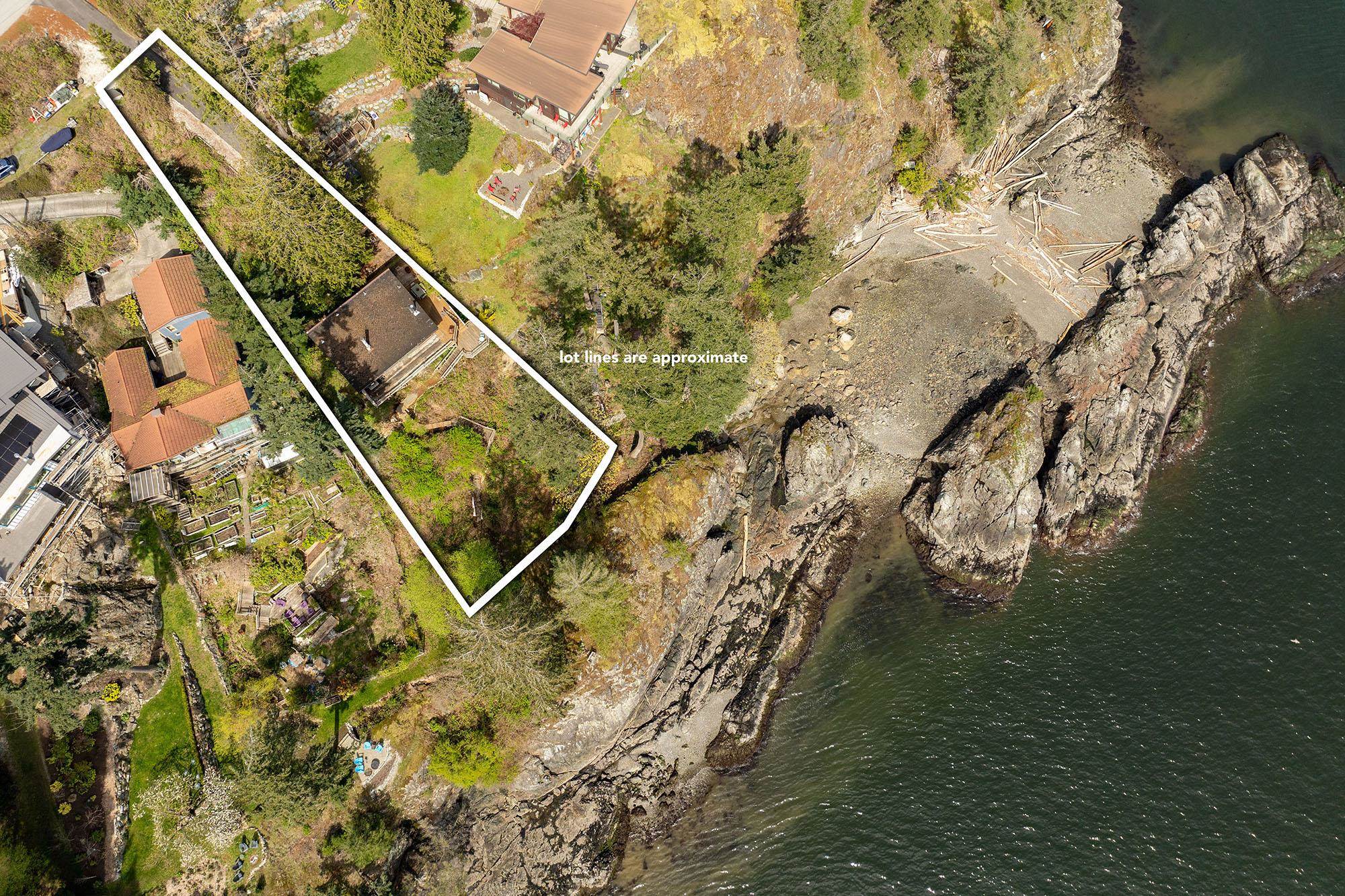 825 HUMMINGBIRD LANE