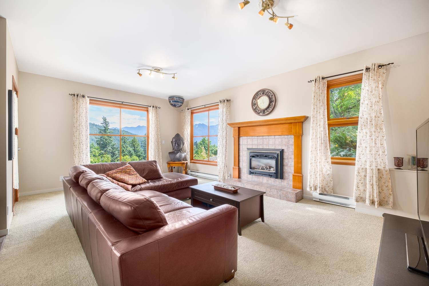 571 ROOCROFT LANE