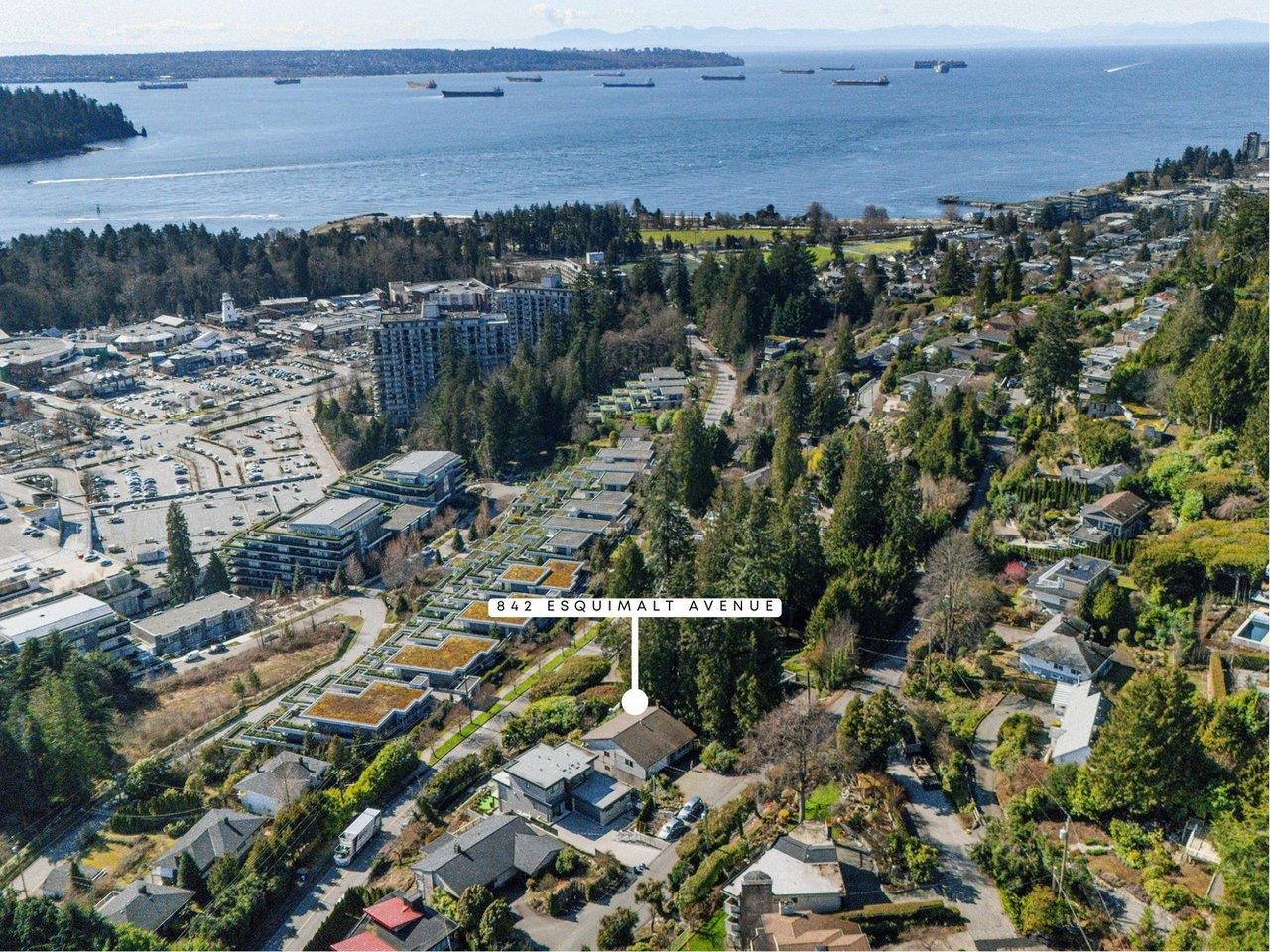 842 ESQUIMALT AVENUE