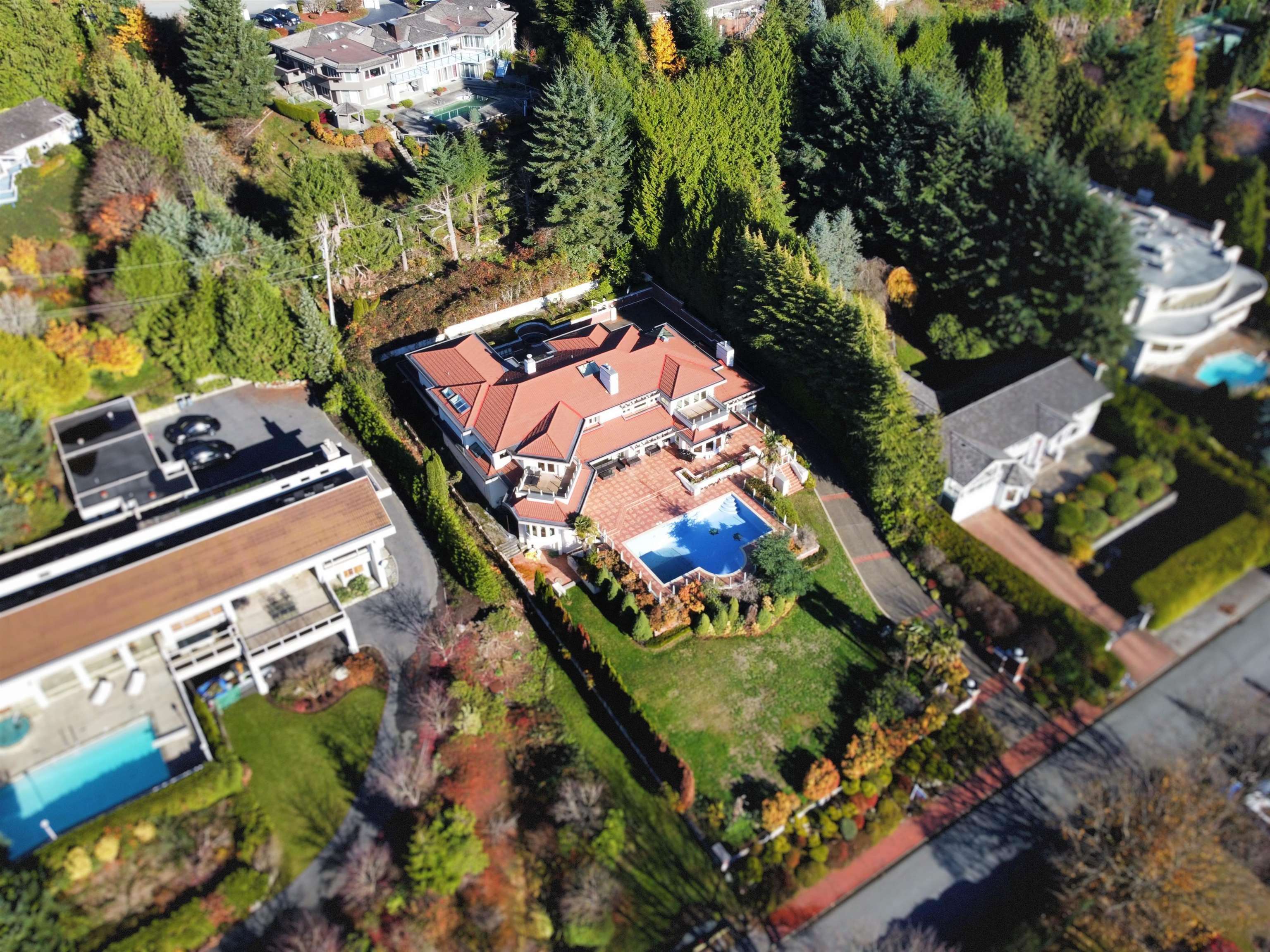 1025 KING GEORGES WAY