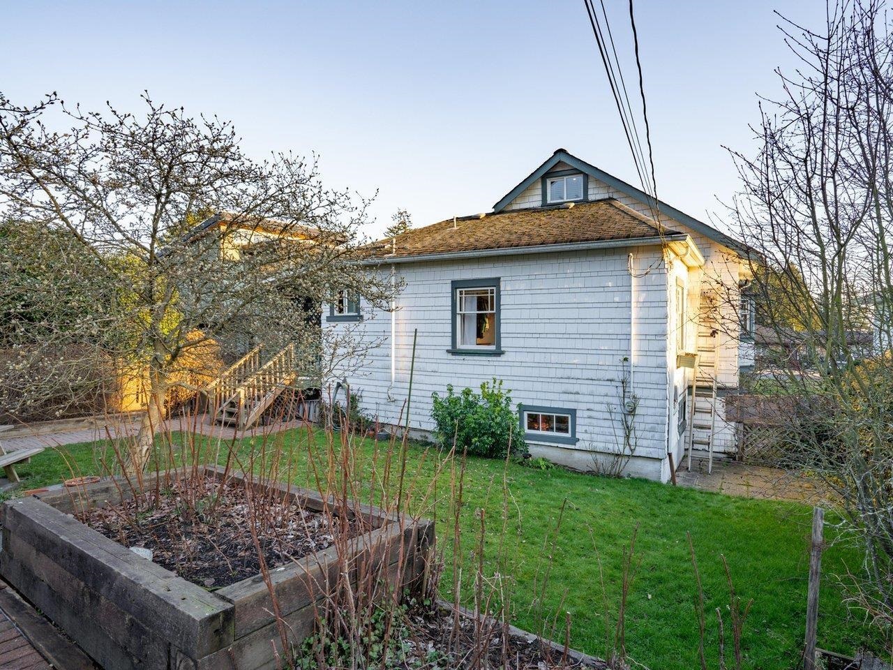 1156 ADDERLEY STREET