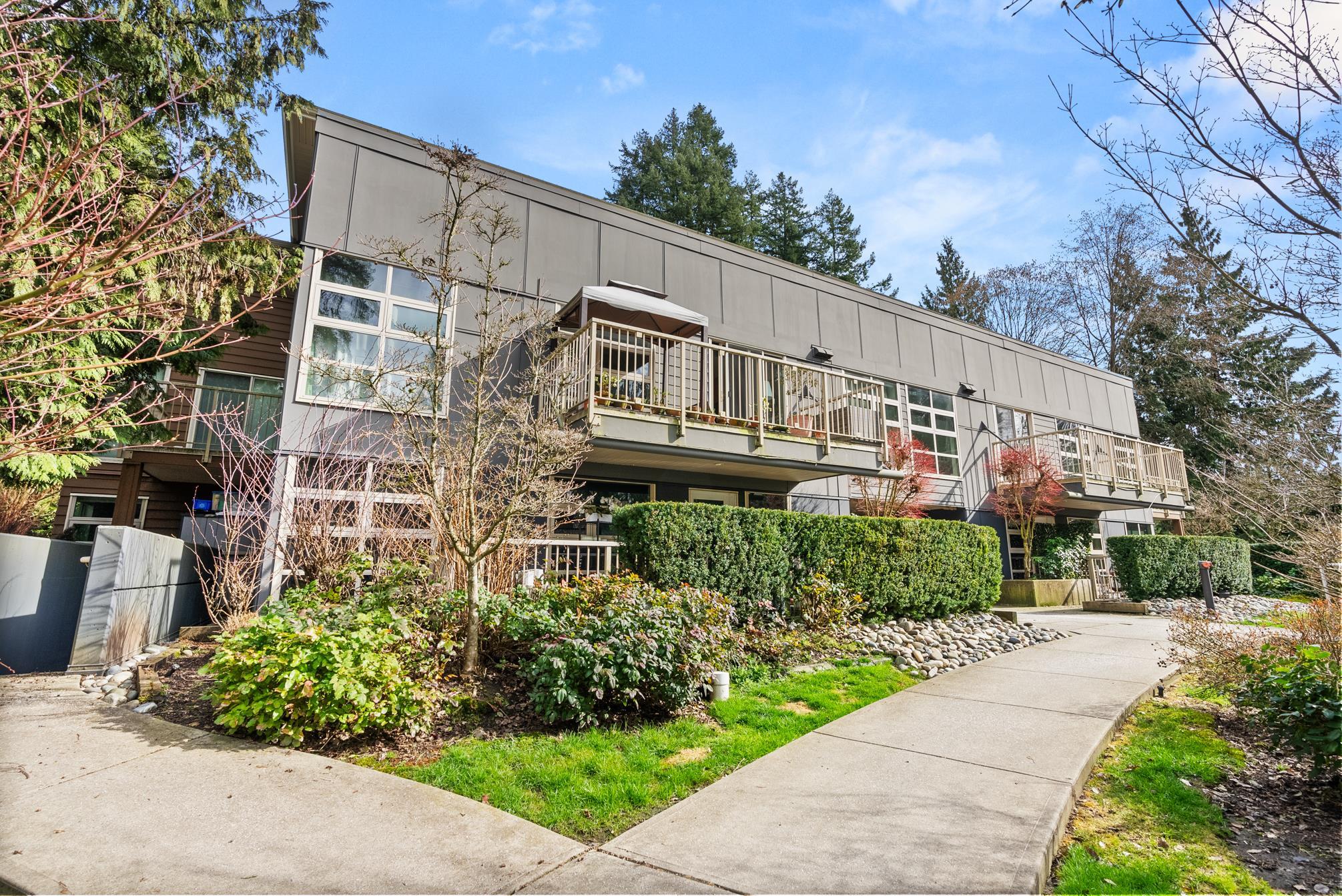 201 2832 CAPILANO ROAD