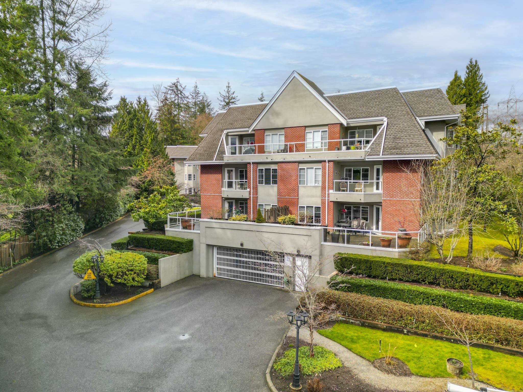 312 2020 CEDAR VILLAGE CRESCENT