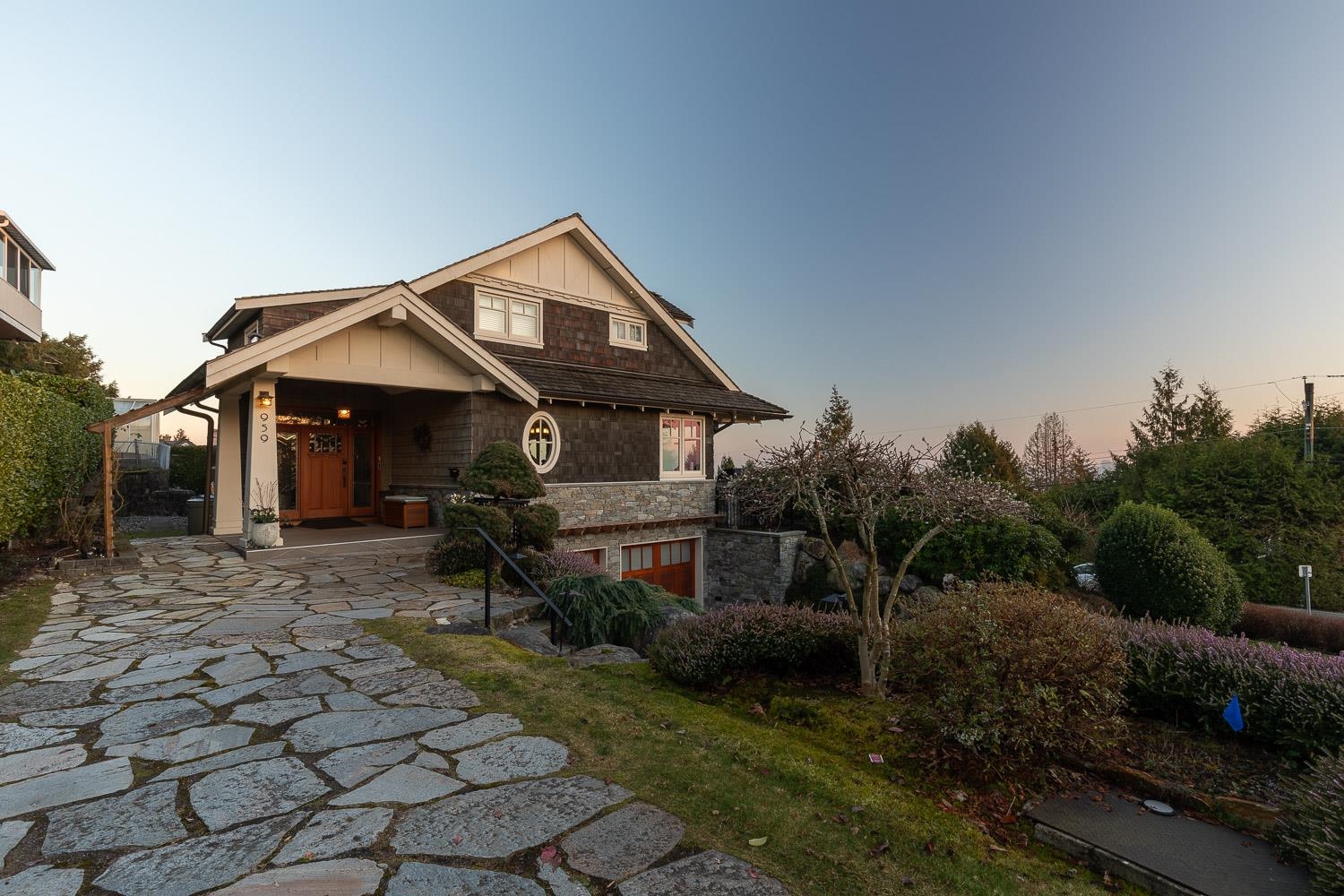 959 ANDERSON CRESCENT