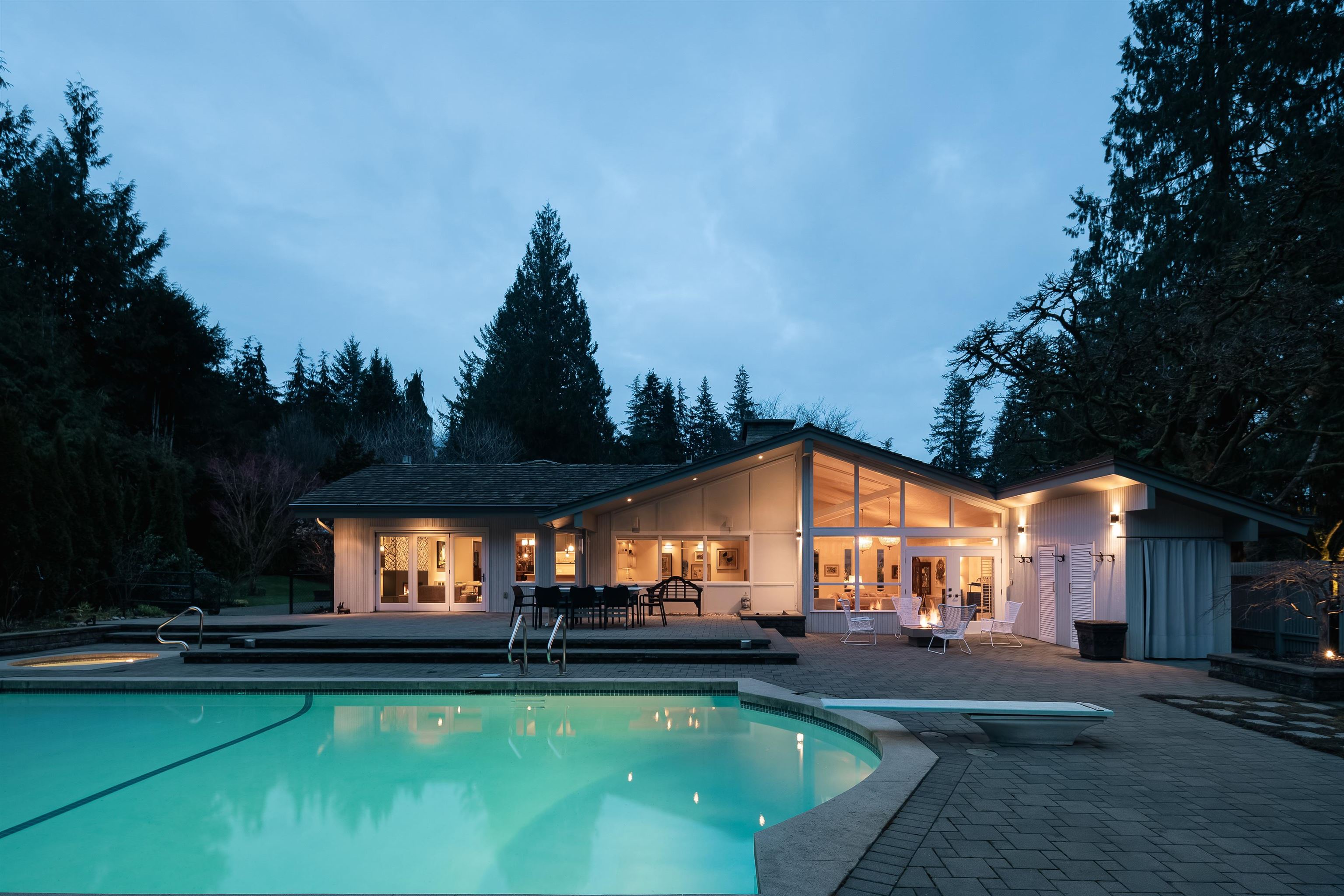 425 RABBIT LANE