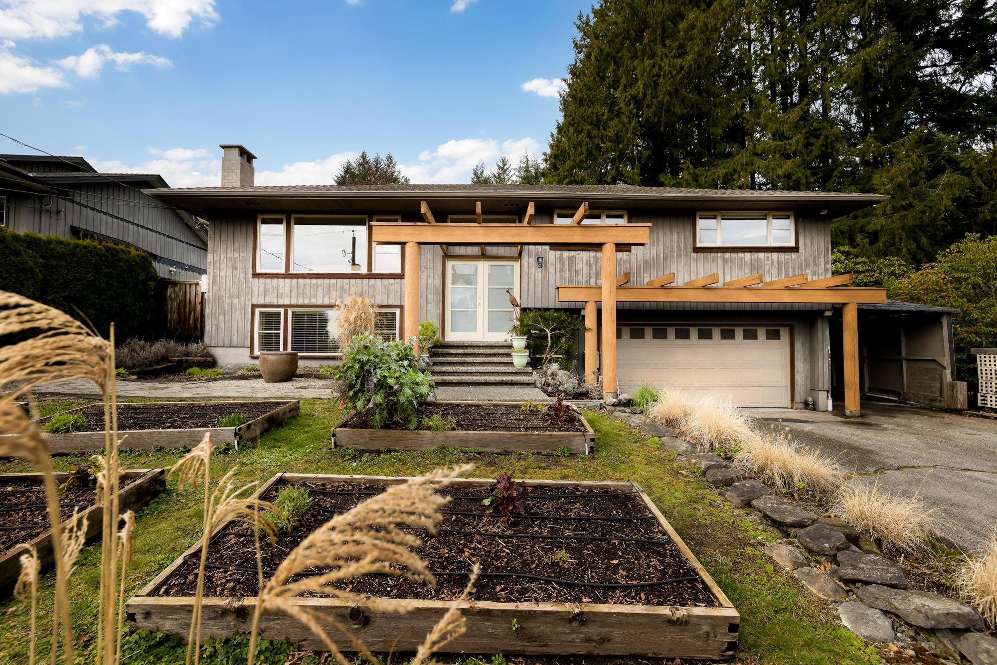 85 GLENGARRY CRESCENT