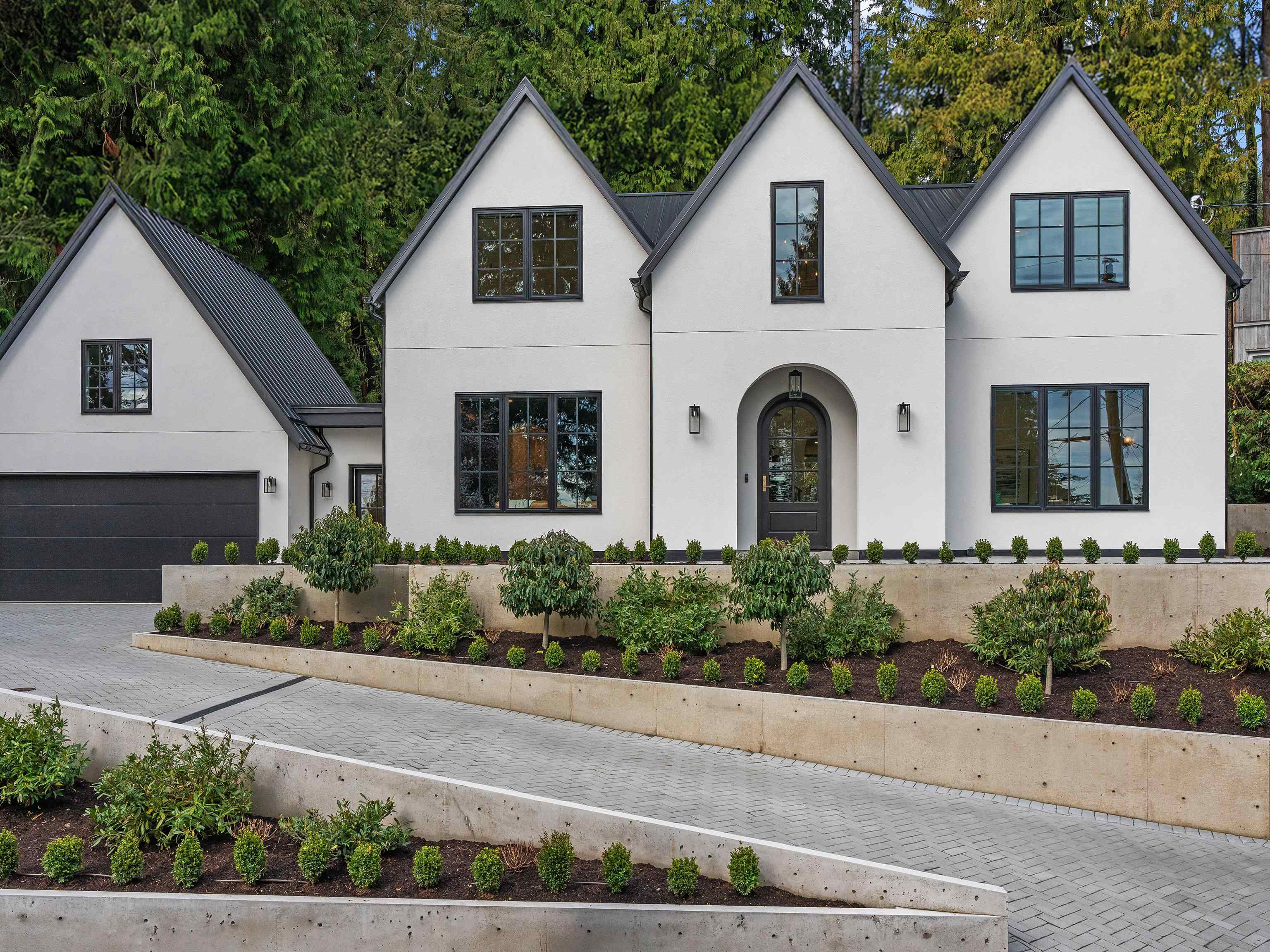 4031 ROSE CRESCENT
