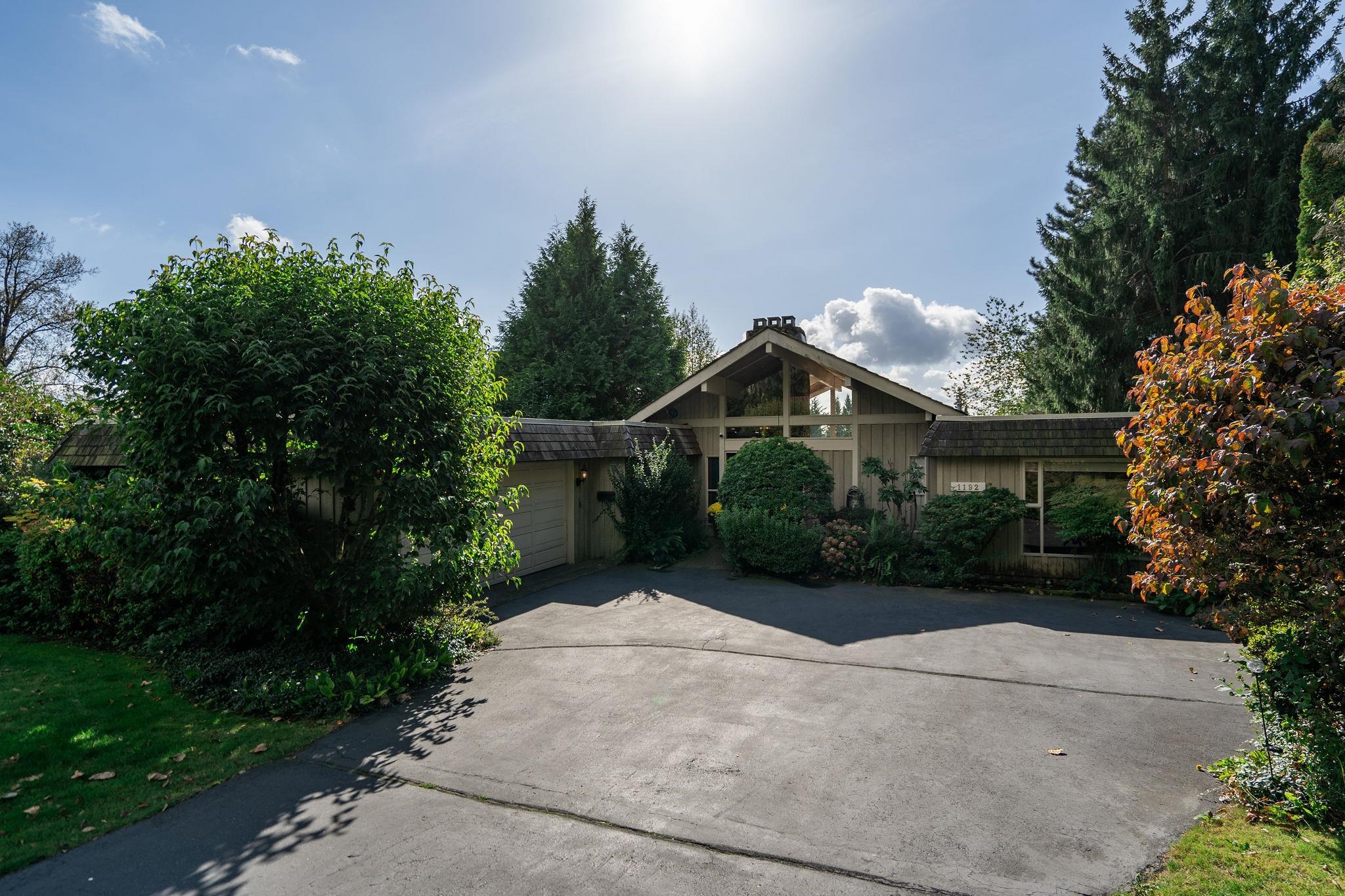 1192 CHARTWELL CRESCENT