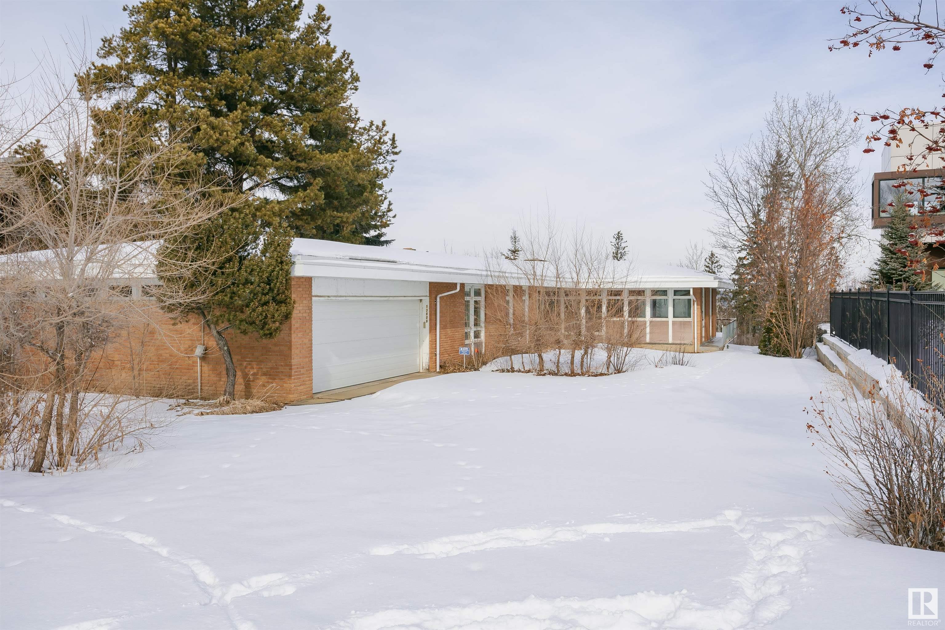      13808 VALLEYVIEW DR NW , Edmonton,  ,T5R 5T8 ;  Listing Number: MLS E4328852