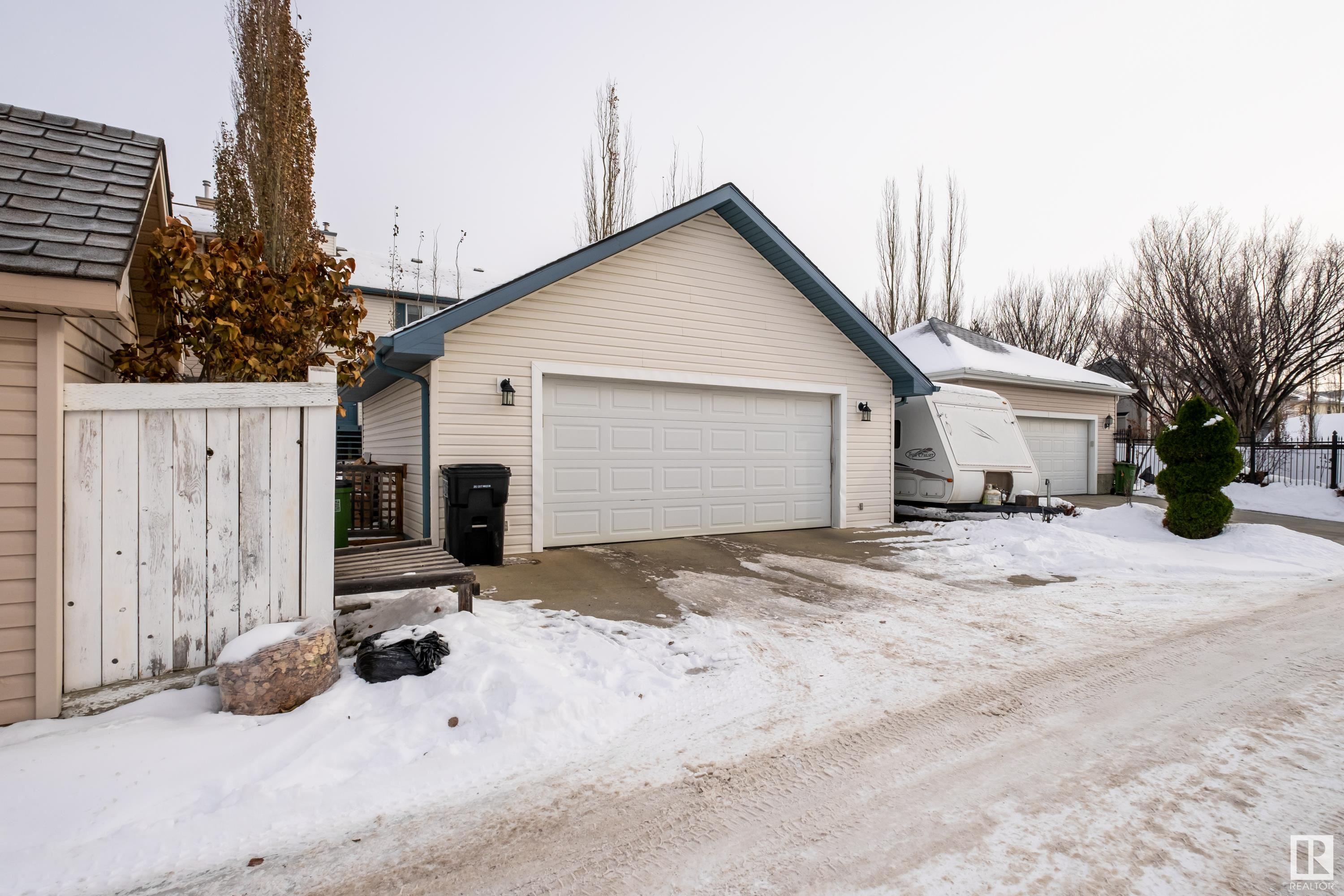      1882 TOWNE CENTRE BV NW , Edmonton,  ,T6R 3A2 ;  Listing Number: MLS E4330641