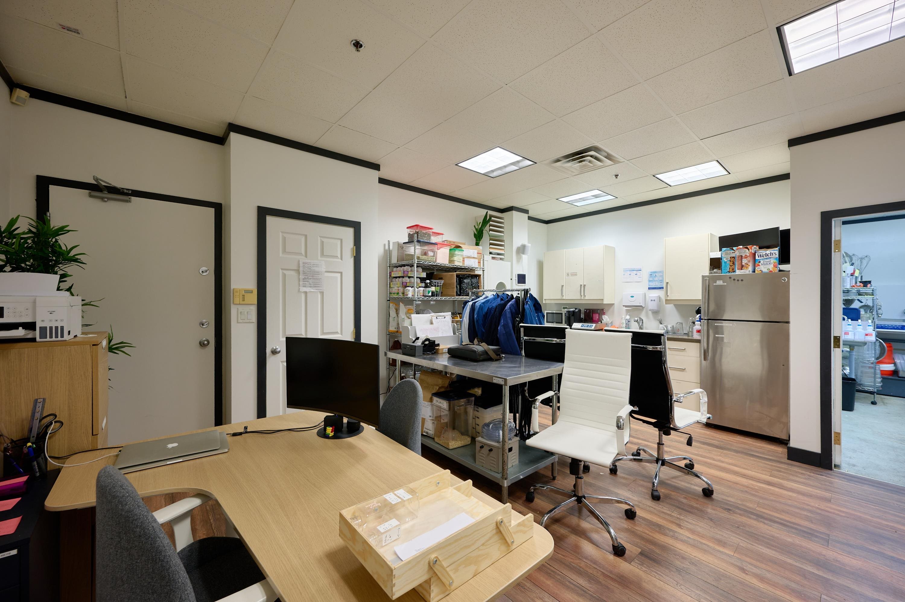 104-338 W8TH AVENUE, Vancouver, British Columbia, ,Industrial,For Lease,C8047500