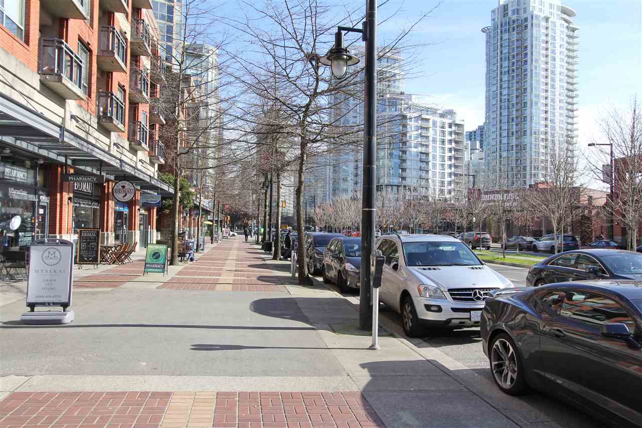 Wilson Lam Realtor, 1255 PACIFIC BOULEVARD, Vancouver, British Columbia V6Z 2R6, Business,For Lease ,C8049994