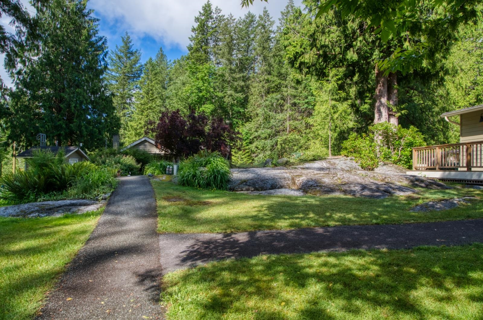 Michael Sung, 13483 SUNSHINE COAST HIGHWAY, Madeira Park, British Columbia, Business With Property,For Lease ,C8050229