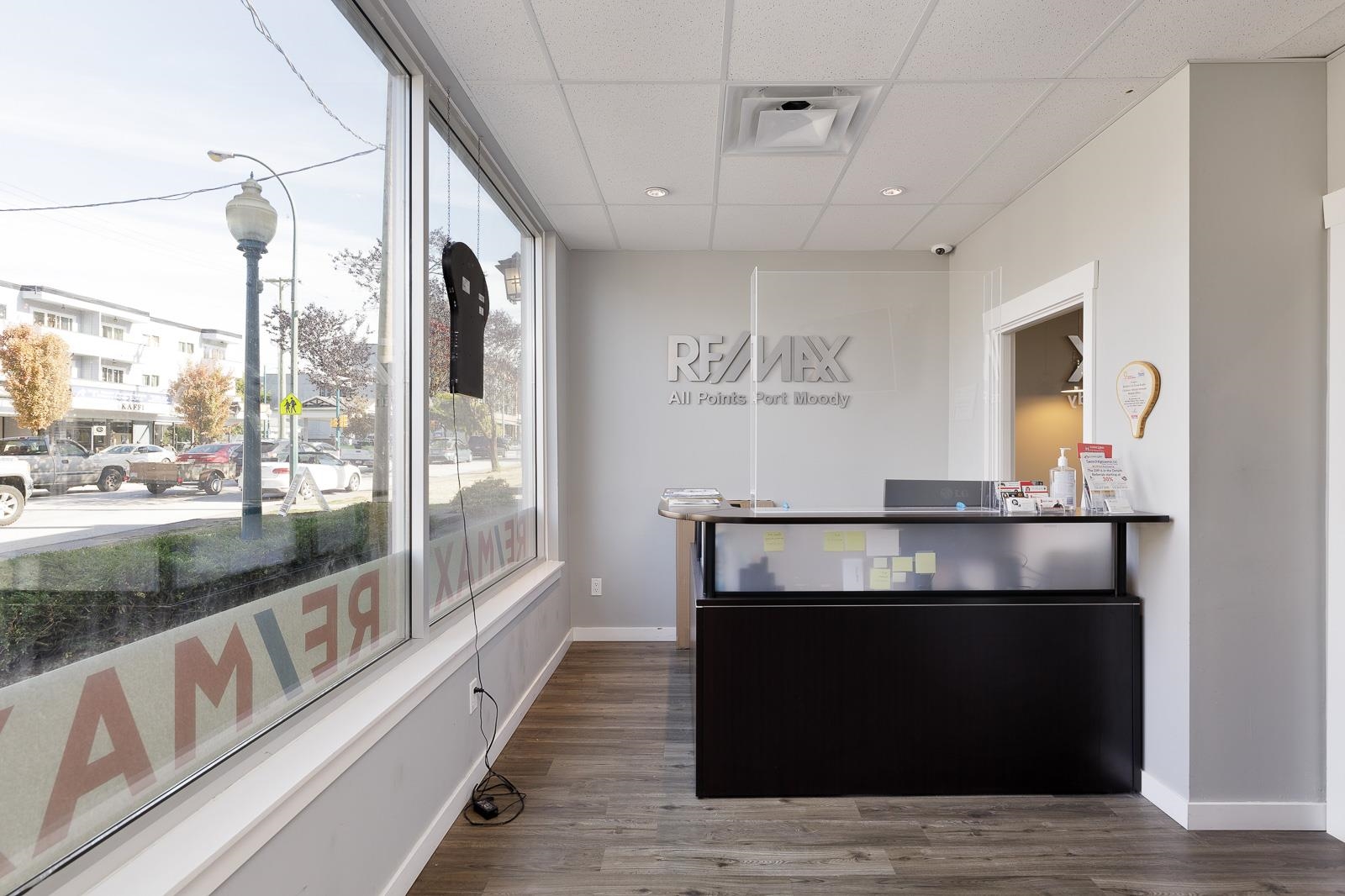 1-2615A ST JOHNS STREET, Port Moody, British Columbia, ,Retail,For Lease,C8050593