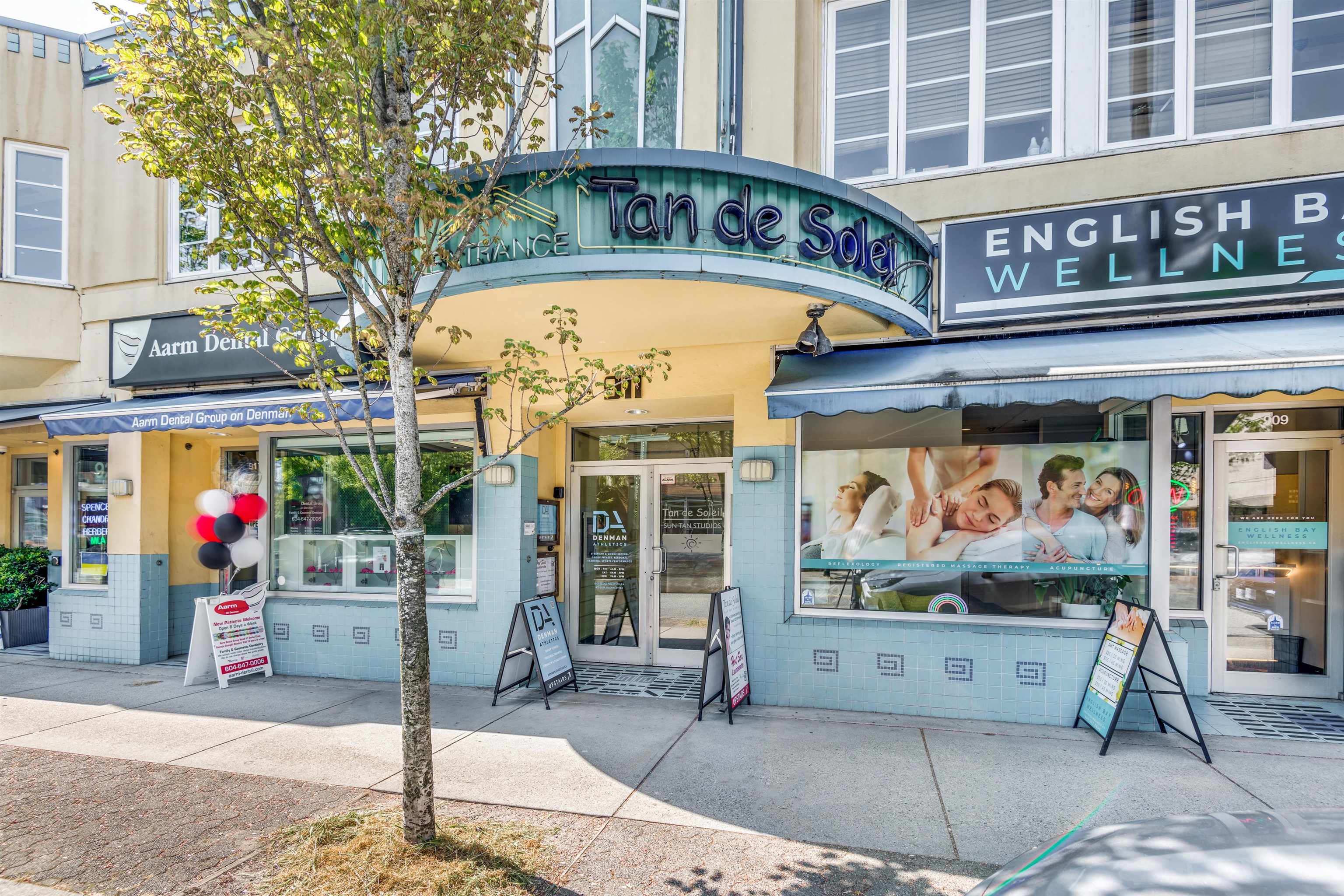 210-911 DENMAN STREET, Vancouver, British Columbia, ,Retail,For Lease,C8051955