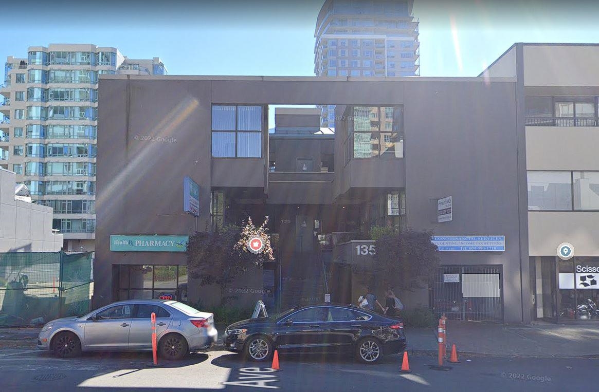 202-135 E15TH STREET, North Vancouver, British Columbia, ,Office,For Lease,C8052175