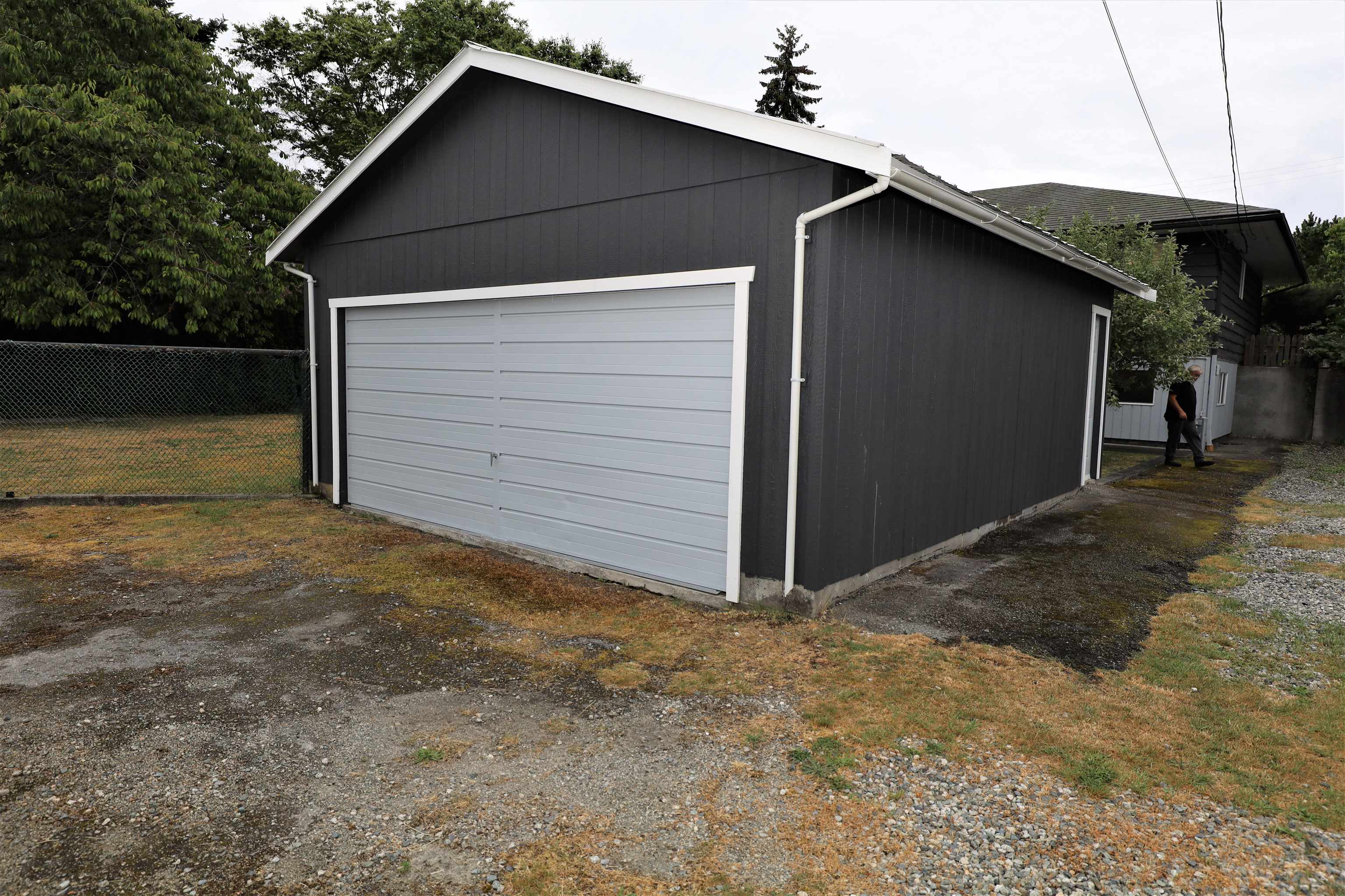 Michael Sung, 5690 MERMAID STREET, Sechelt, British Columbia, Land Commercial,For Lease ,C8052385