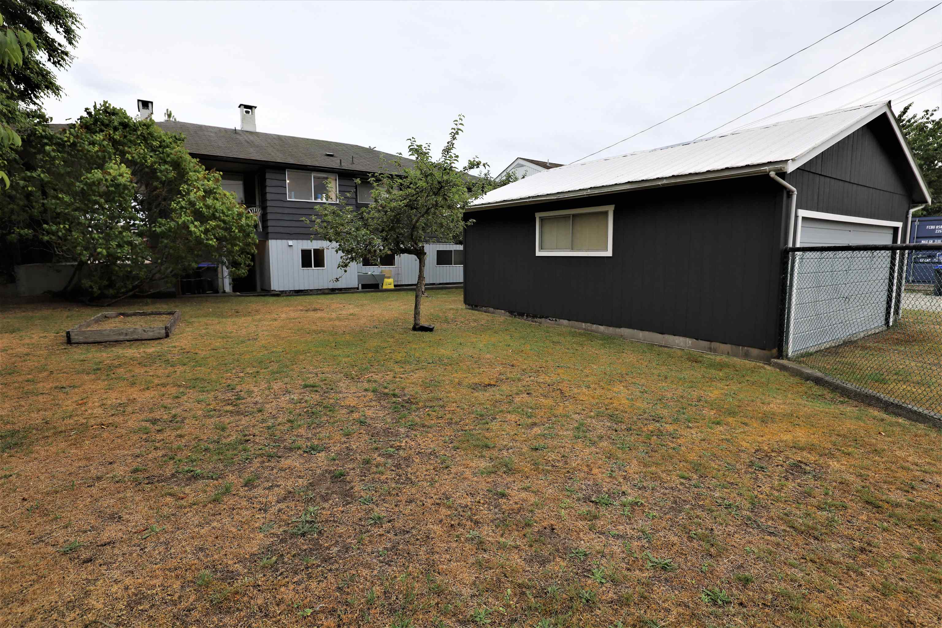 Michael Sung, 5690 MERMAID STREET, Sechelt, British Columbia, Land Commercial,For Lease ,C8052385