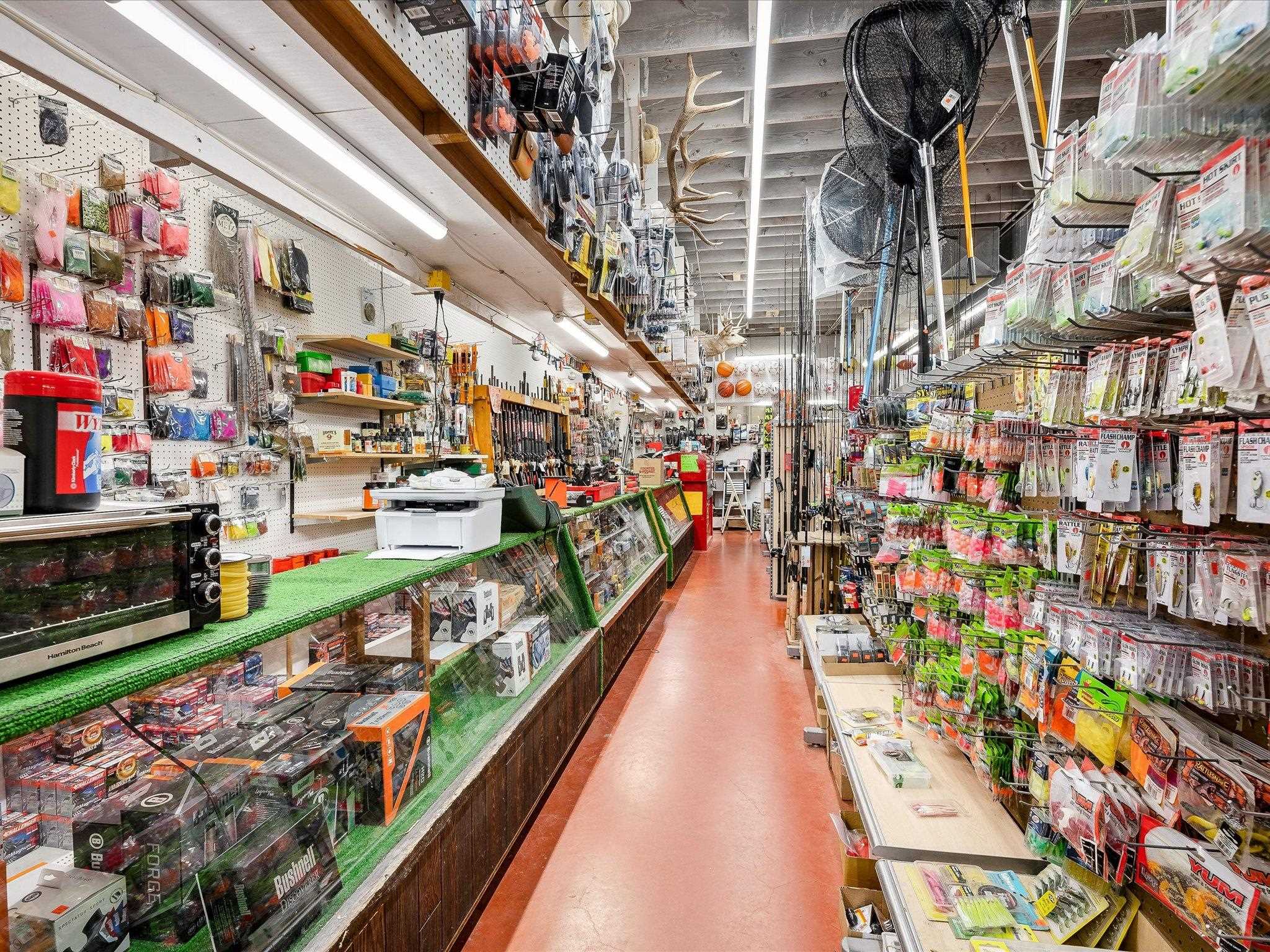 1380 BIRCH STREET, Pemberton, British Columbia, ,Retail,For Lease,C8052429