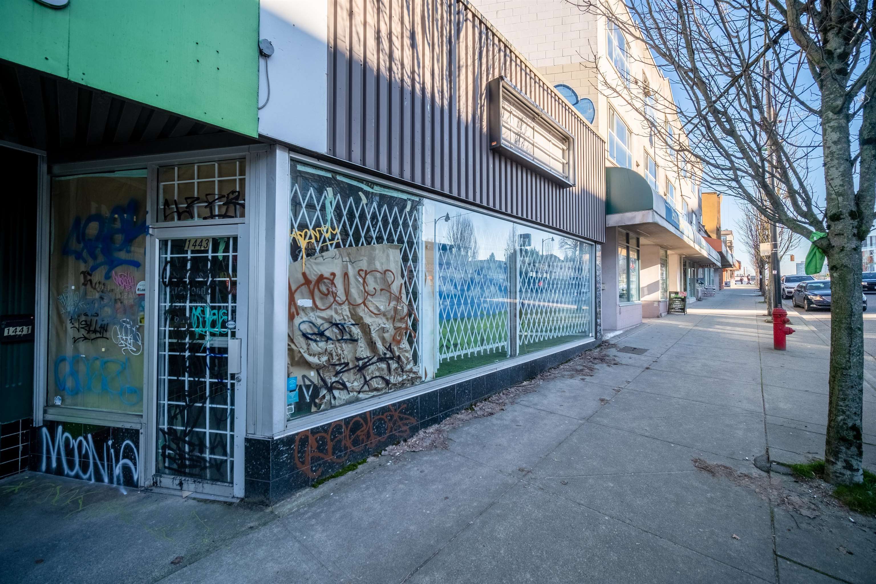 1443 KINGSWAY, Vancouver, British Columbia, ,Retail,For Lease,C8055173