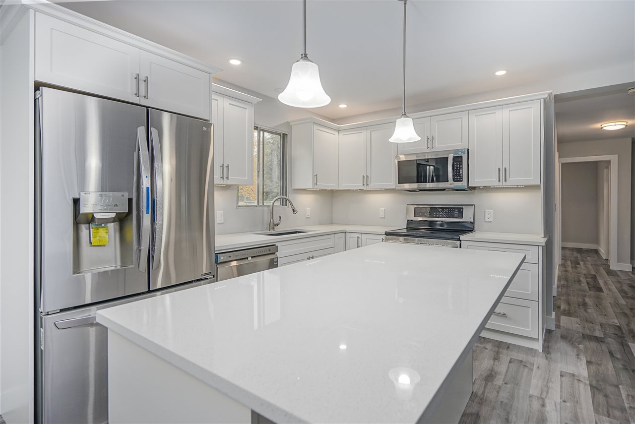 7850 King George Boulevard 104 Surrey Bc V3w 5b2 Team 123 Sold