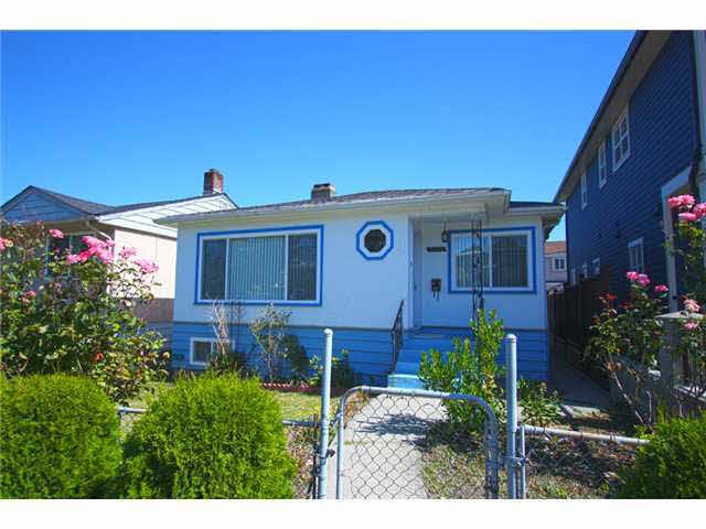 3470 KNIGHT, British Columbia V5N 3K9, 5 Bedrooms Bedrooms, ,2 BathroomsBathrooms,Residential Detached,For Sale,KNIGHT,R2540408