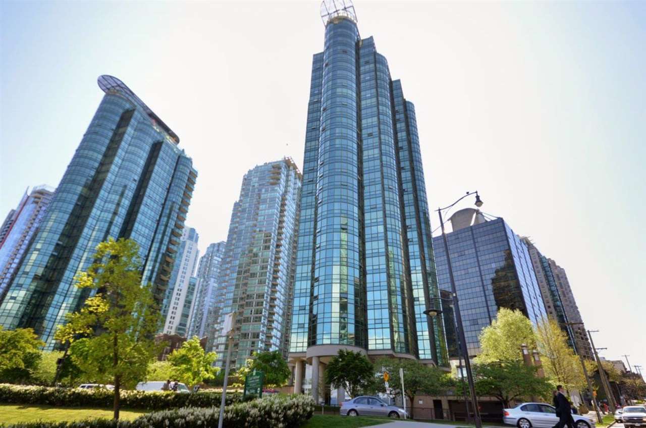 Coal Harbour Apartment/Condo for sale:  2 bedroom 942 sq.ft. (Listed 2021-12-06)
