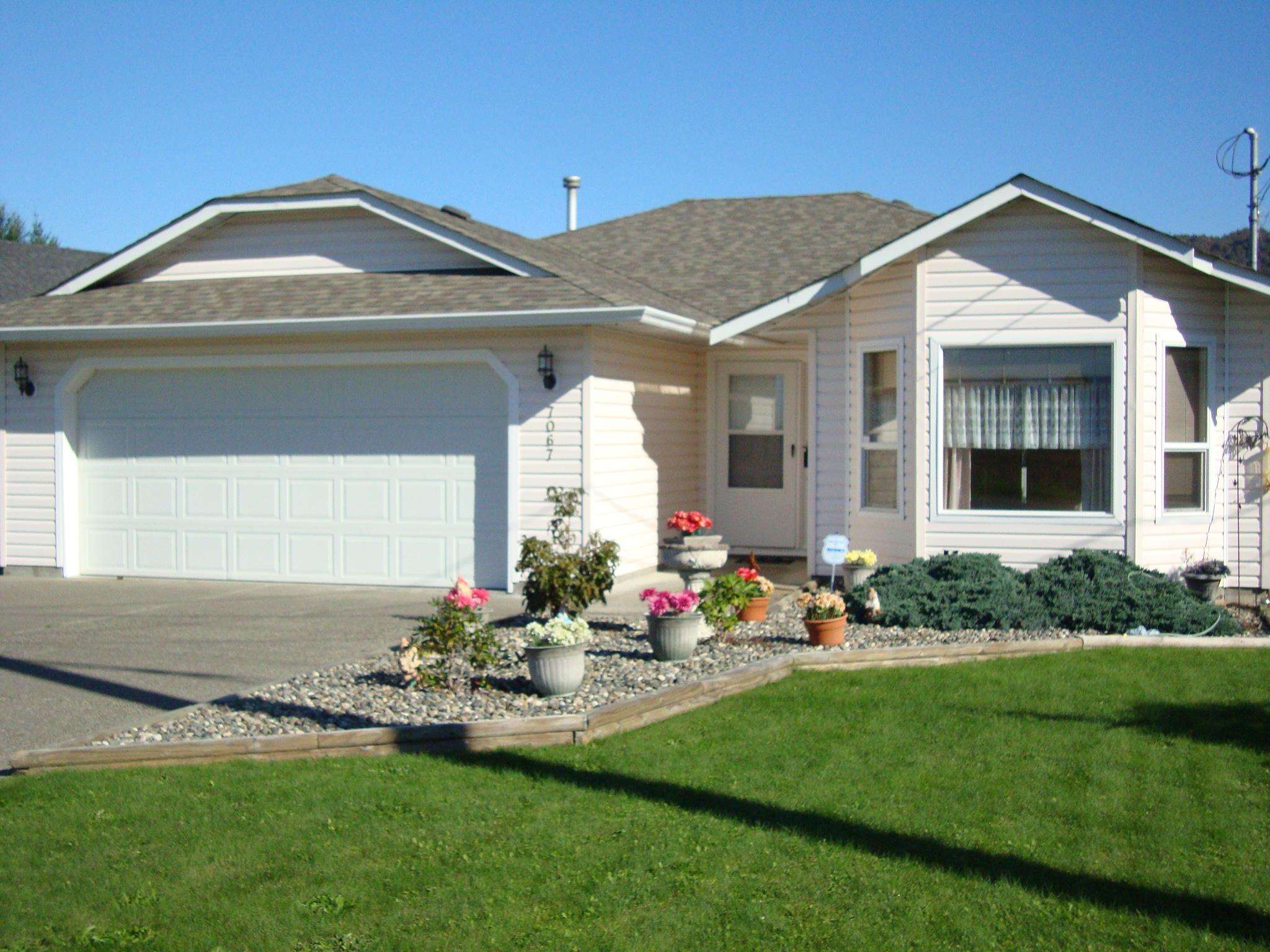 Agassiz House/Single Family for sale:  2 bedroom 1,227 sq.ft. (Listed 8800-04-27)