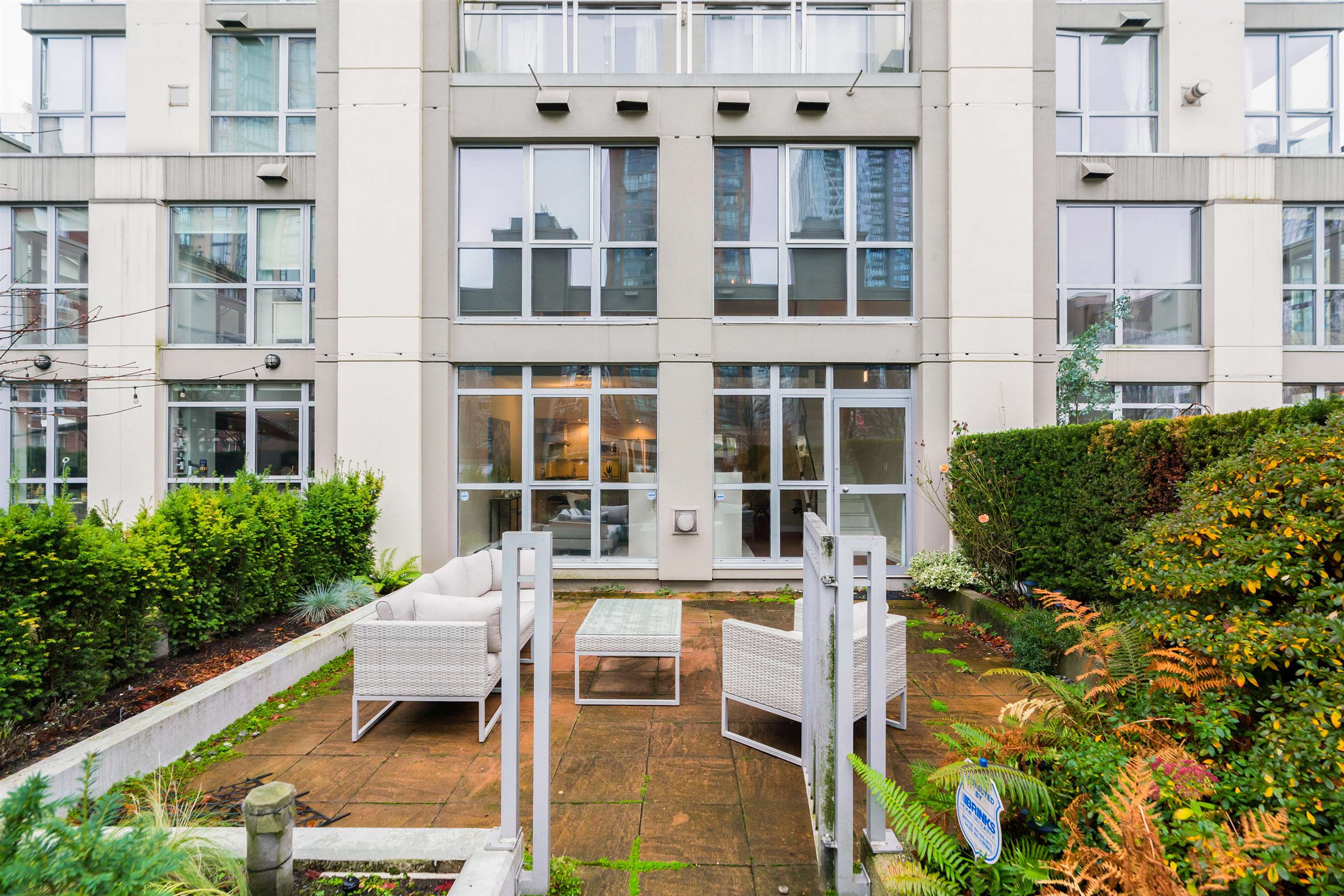 Yaletown Apartment/Condo for sale:  1 bedroom 1,080 sq.ft. (Listed 2021-12-06)