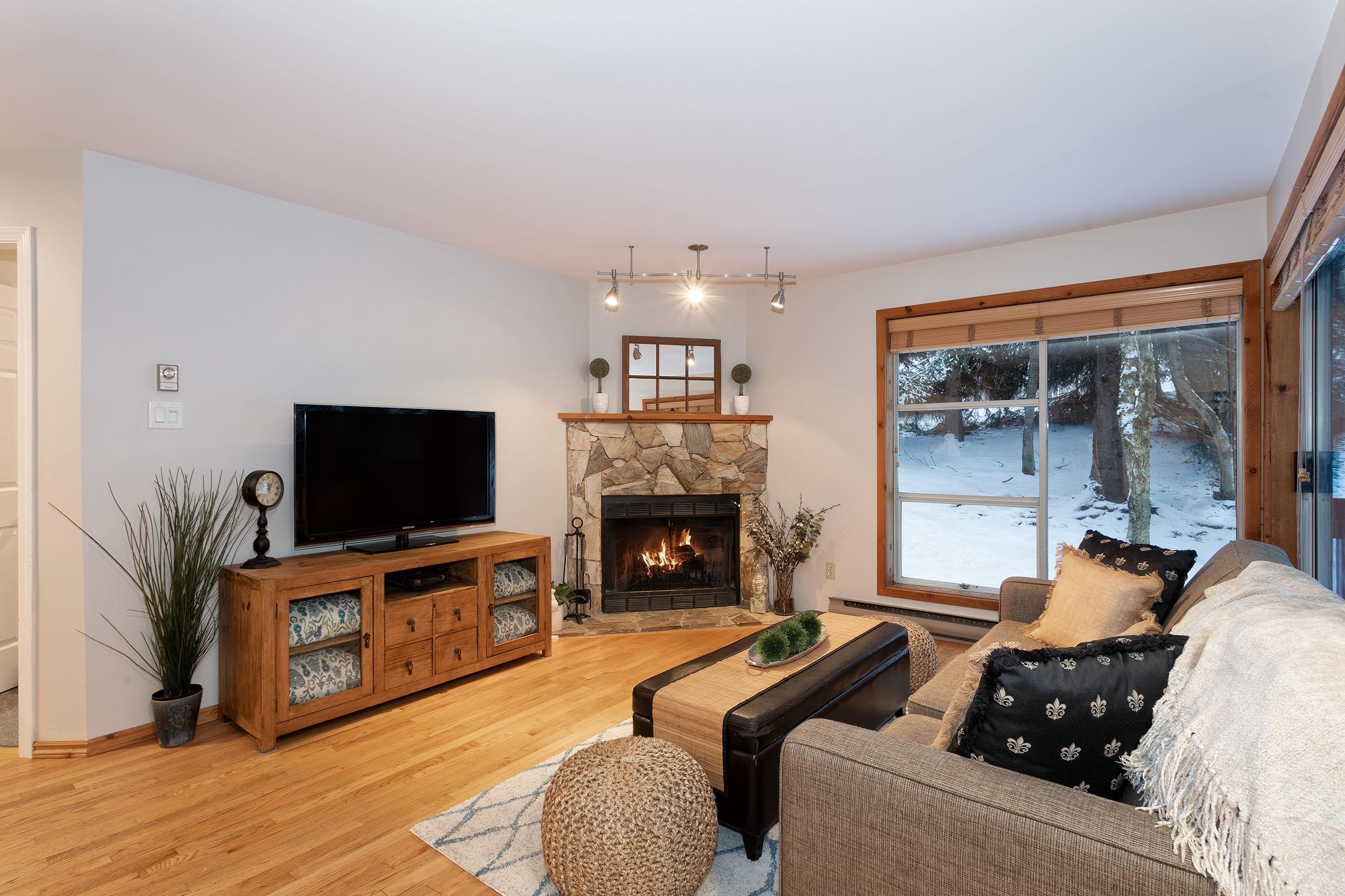 Whistler Creek Apartment/Condo for sale:  1 bedroom 581 sq.ft. (Listed 2021-12-09)