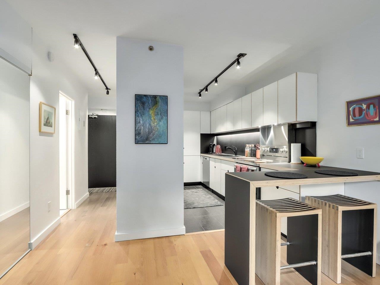 Mount Pleasant VE Apartment/Condo for sale:  1 bedroom 496 sq.ft. (Listed 2022-02-17)