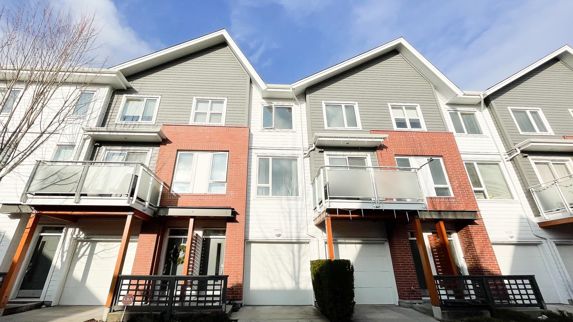 South Marine Townhouse for sale:  3 bedroom 1,374 sq.ft. (Listed 2022-02-03)