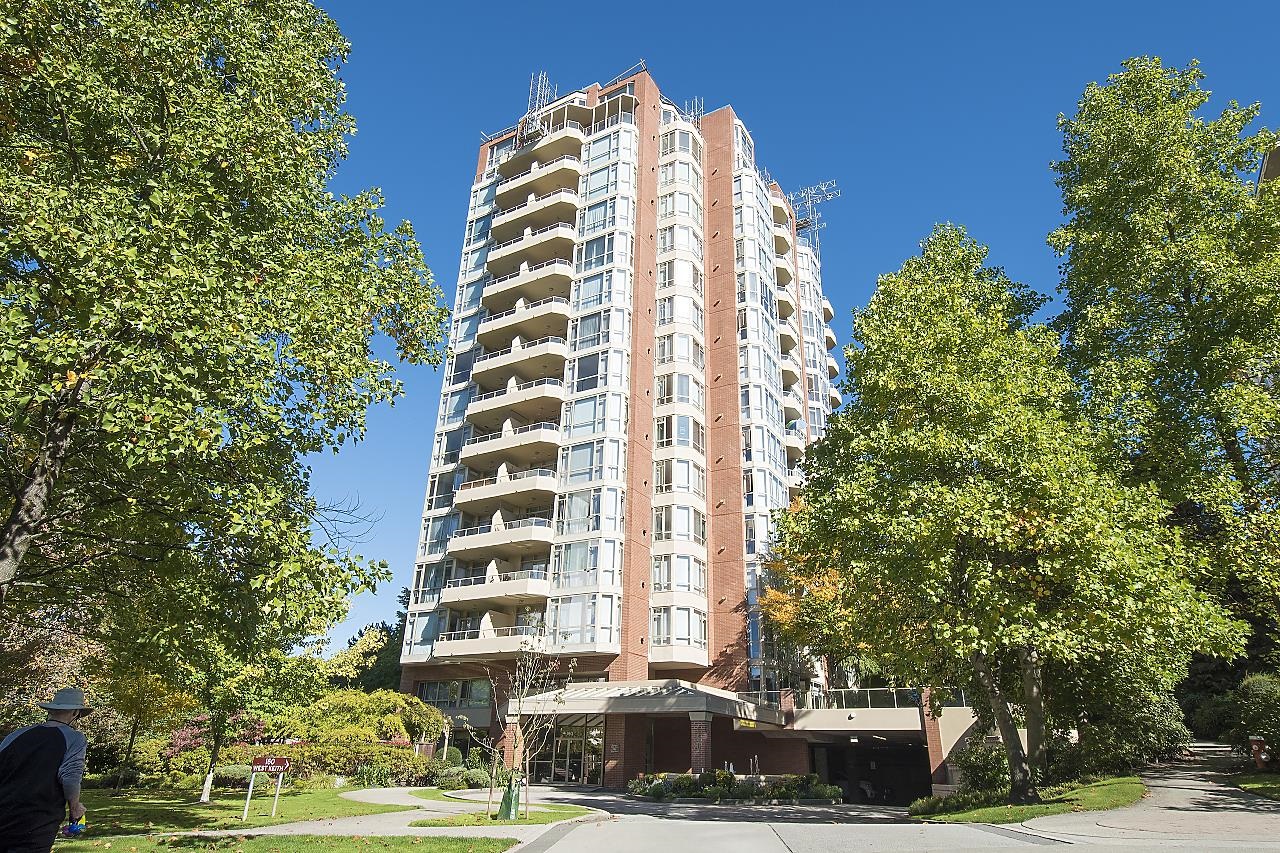 Central Lonsdale Apartment/Condo for sale:  2 bedroom 853 sq.ft. (Listed 2022-02-02)