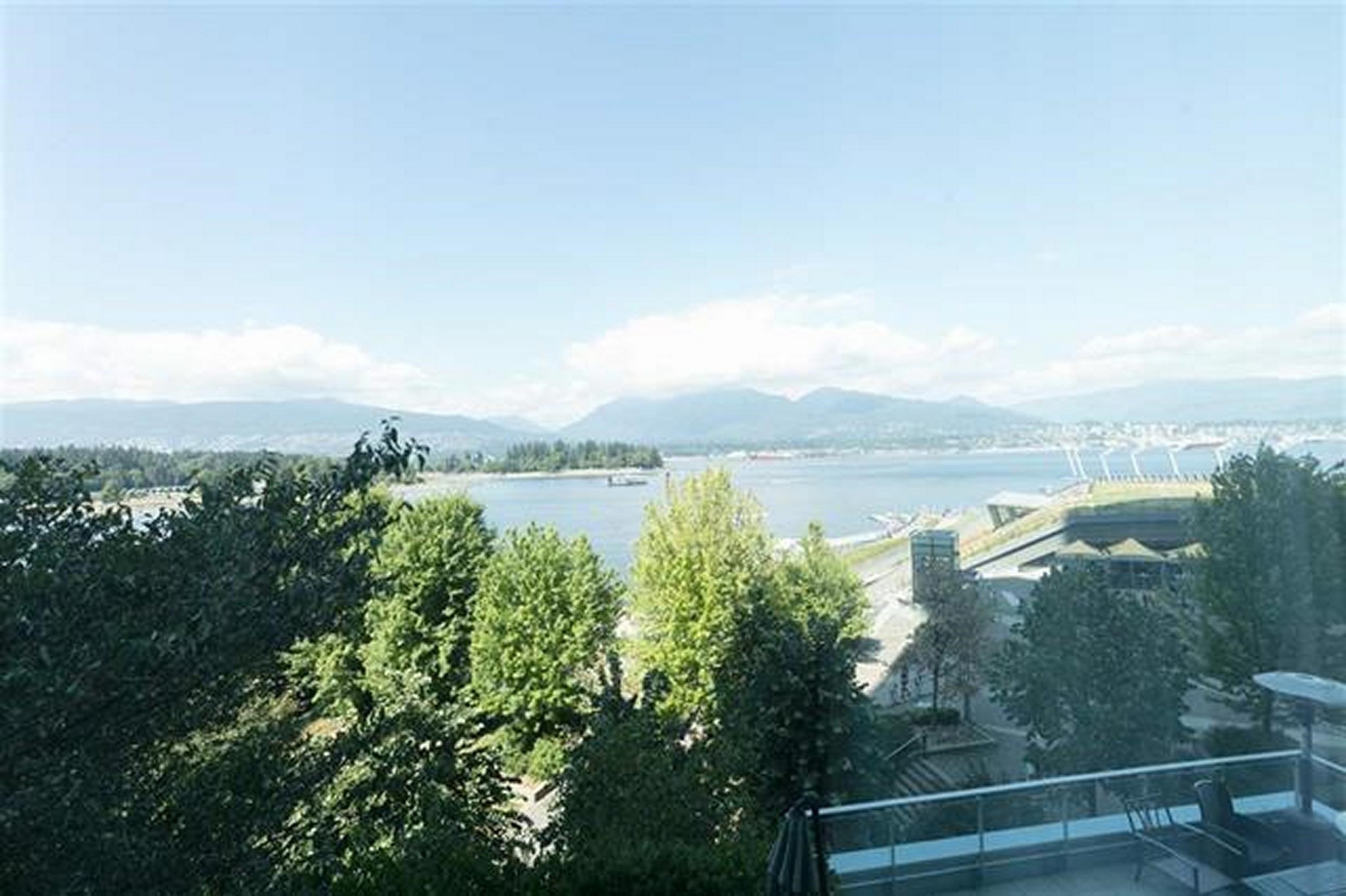 Coal Harbour Apartment/Condo for sale:  3 bedroom 3,366 sq.ft. (Listed 2022-02-08)