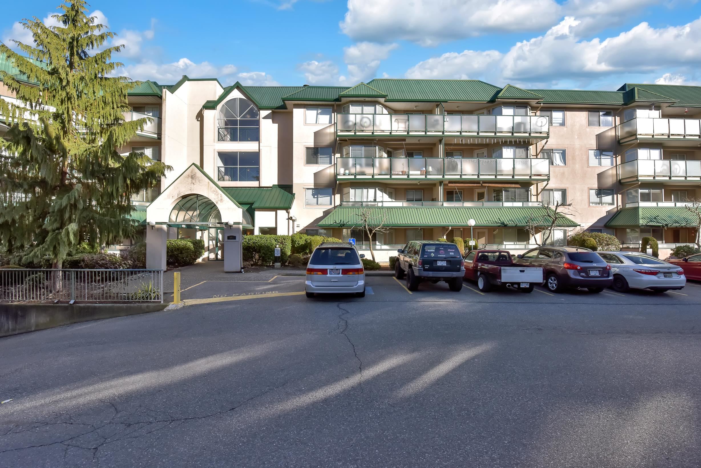 Abbotsford West Apartment/Condo for sale:  2 bedroom 923 sq.ft. (Listed 2022-04-05)