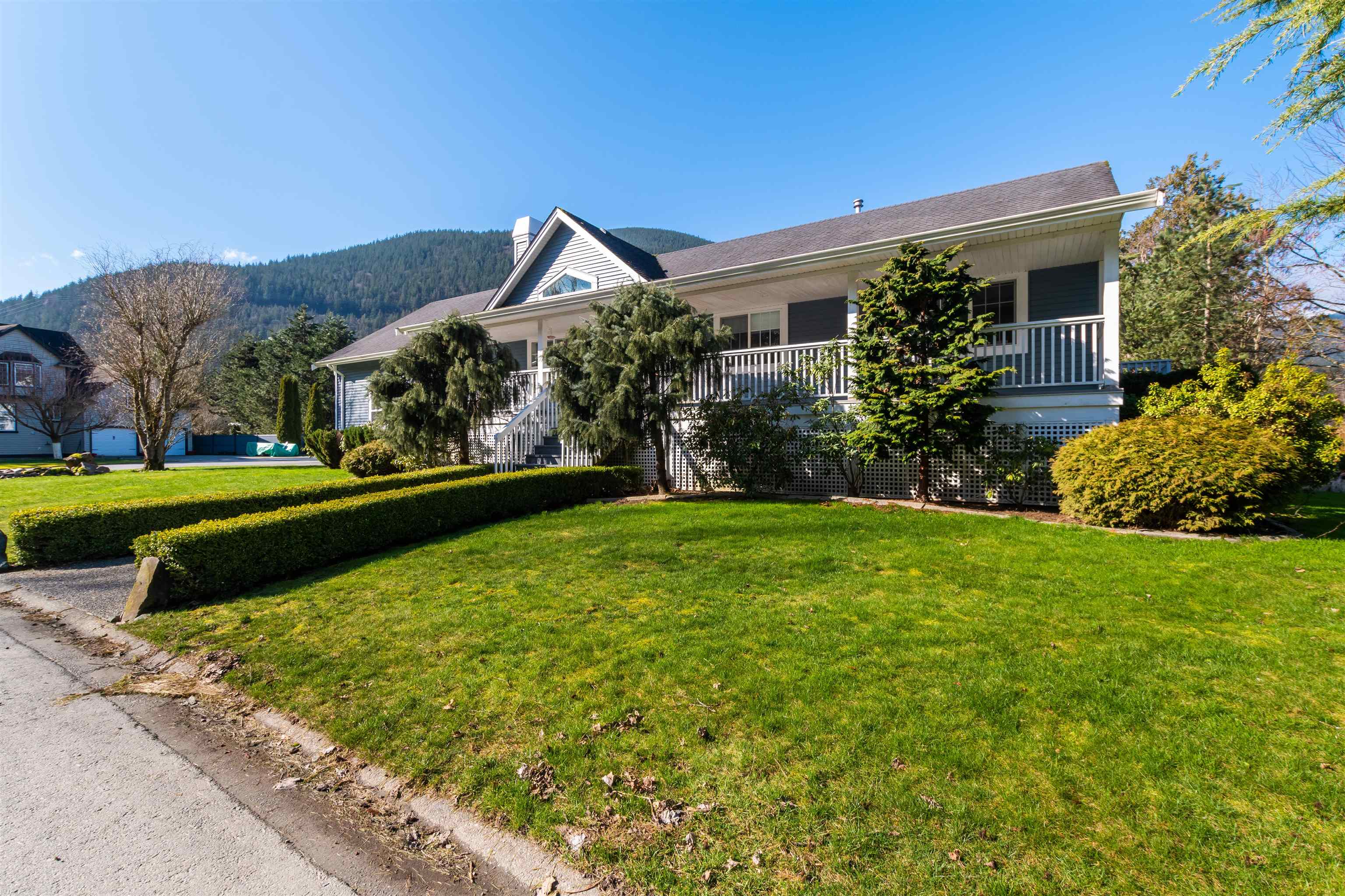 Harrison Hot Springs House/Single Family for sale:  3 bedroom 1,454 sq.ft. (Listed 2022-03-08)